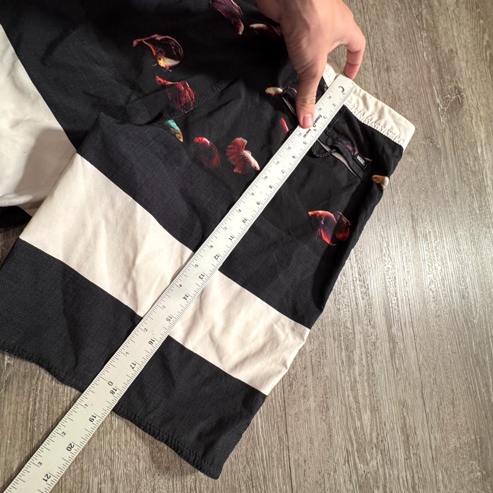 Vans VANS Board Shorts Mens 30 Swim Trunks Off The Wall Floral Modern Drawstring 8" Multicolor Polyester Quick Dry Pockets Surfing Men's 30 Floral 8" Size US 30 / EU 46 - 7 Thumbnail