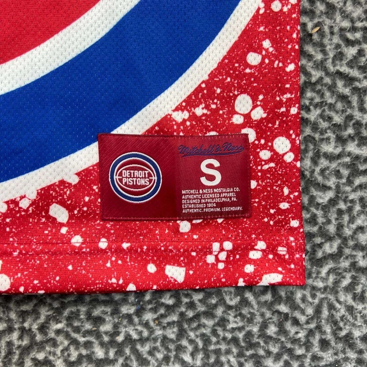 Mitchell & Ness Detroit Pistons Shirt Men Sleeveless Top Crew Neck New S Size US S / EU 44-46 / 1 - 4 Thumbnail