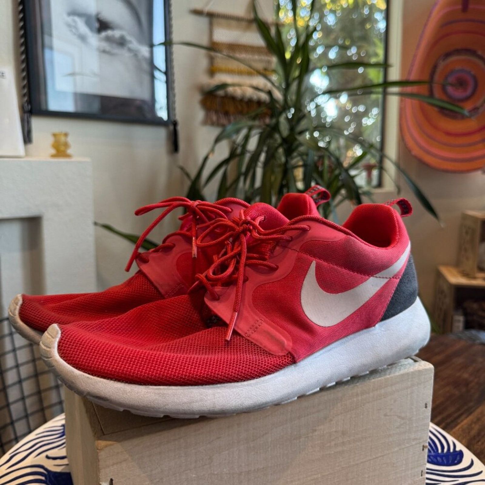 Nike Nike Roshe Run Red White Black, Men’s 10.5, (Fair Condition) Size US 10.5 / EU 43-44 - 3 Thumbnail