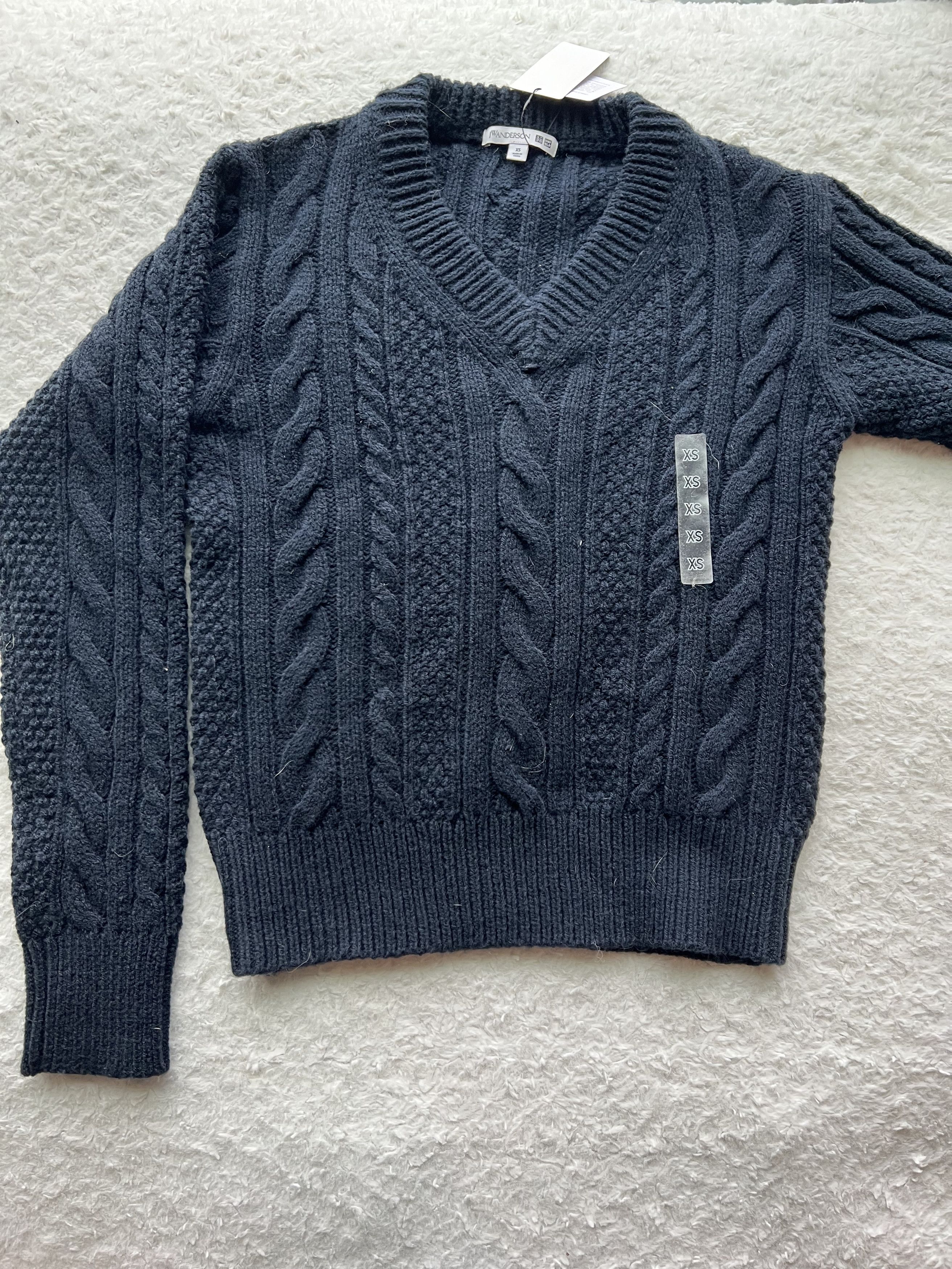 JW Anderson × Uniqlo Uniqlo x JW Anderson Cable Knit V-neck Sweater | Women's XS Size XS / US 0-2 / IT 36-38 - 1 Thumbnail