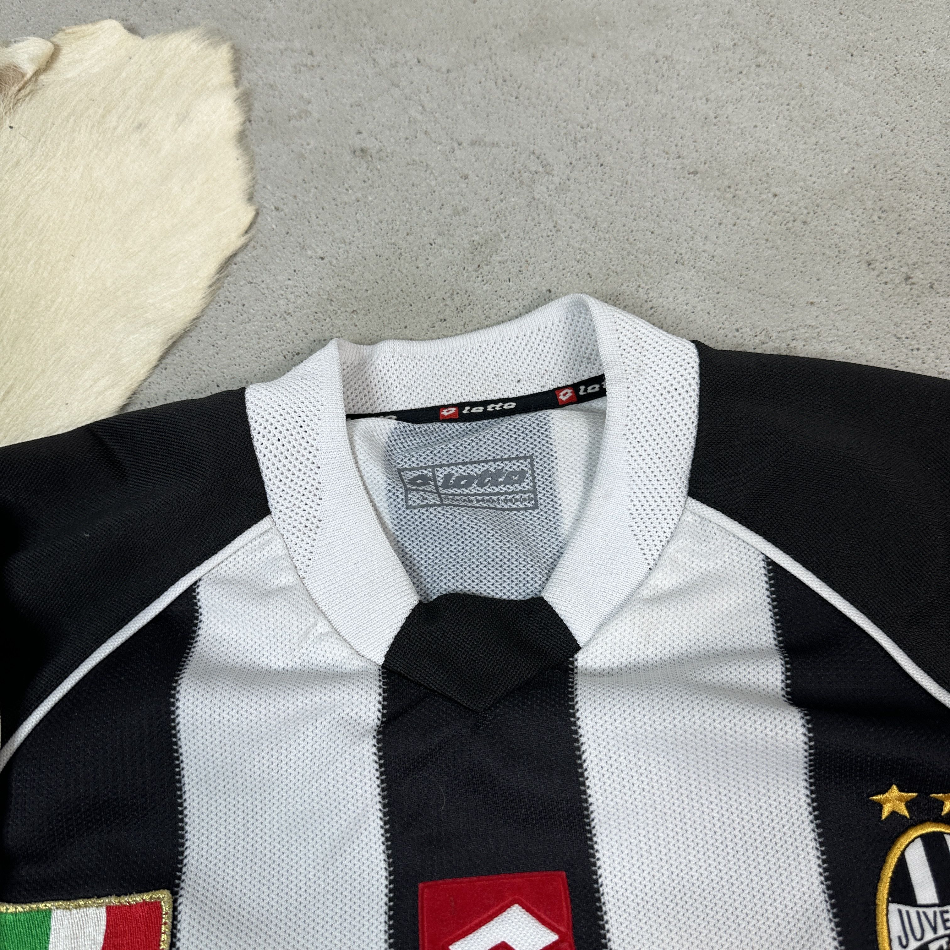 Vintage Jersey Lotto Juventus 02/03 Home Size US L / EU 52-54 / 3 - 3 Thumbnail