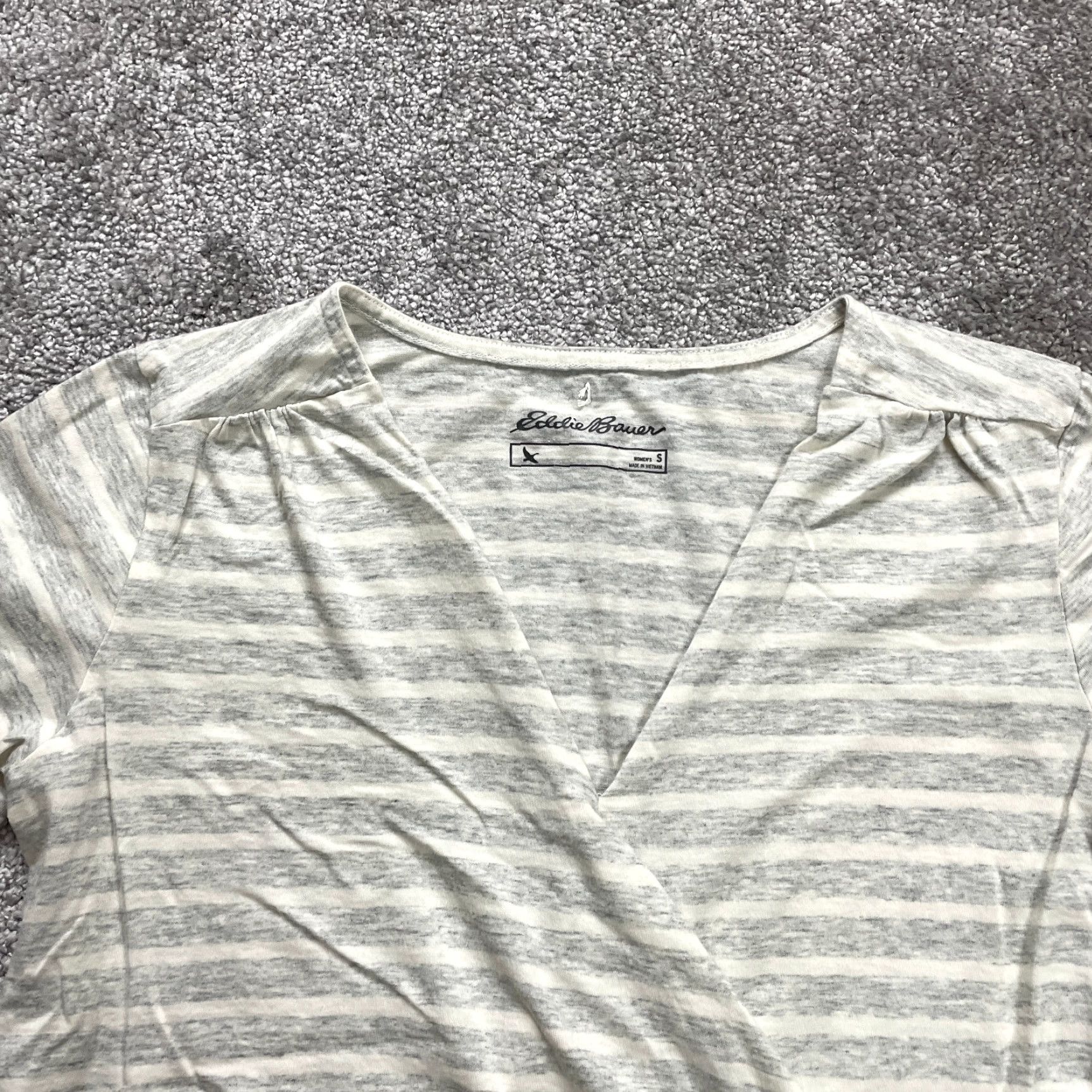 Eddie Bauer Eddie Bauer Shirt Women Small Beige Striped Short Sleeve Soft Wrap Deep V Neck Size S / US 4 / IT 40 - 2 Thumbnail