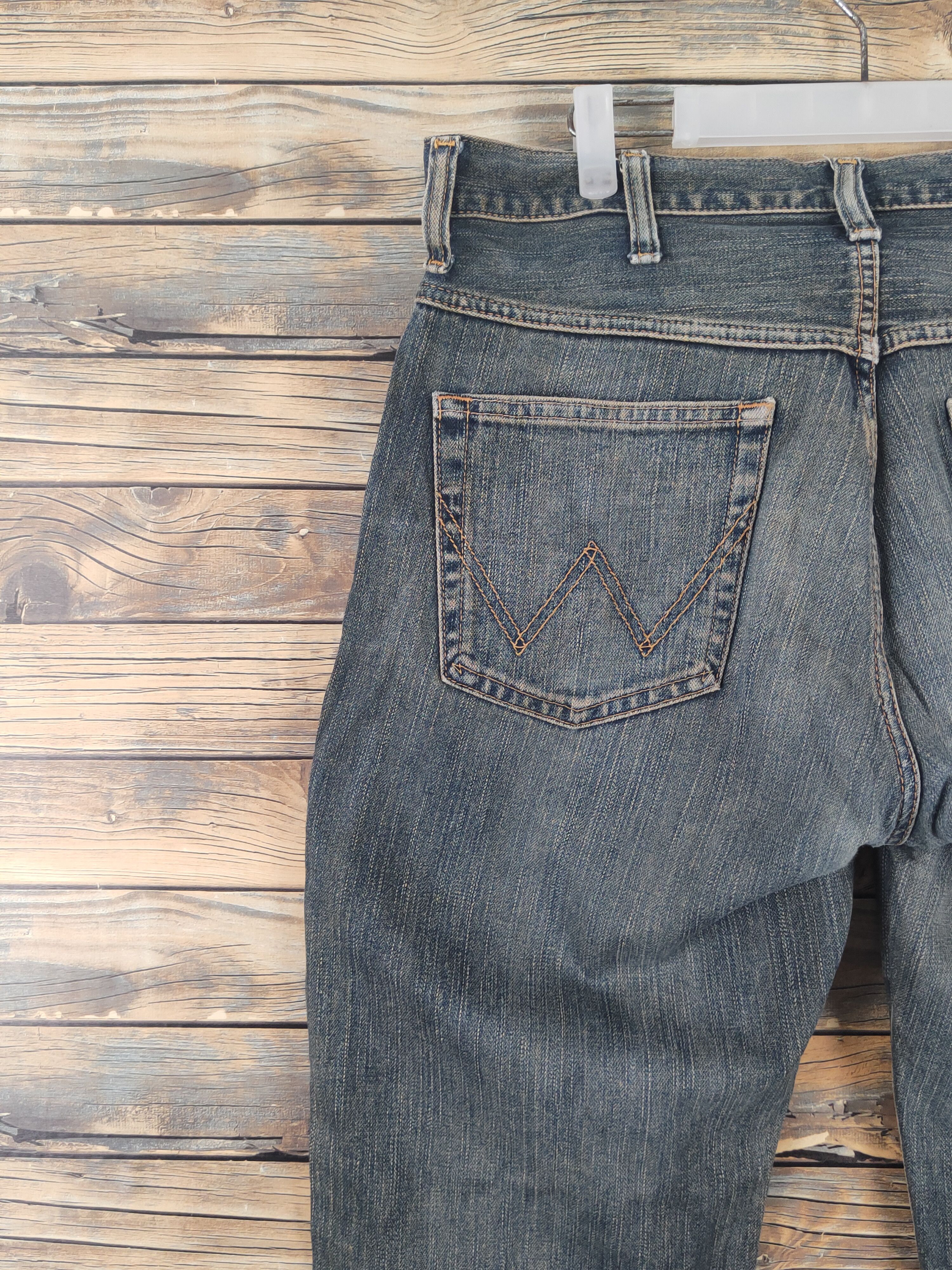 Vintage Wrangler Dark Blue Distressed Ripped denim Jeans #W1875 Size US 35 - 8 Thumbnail