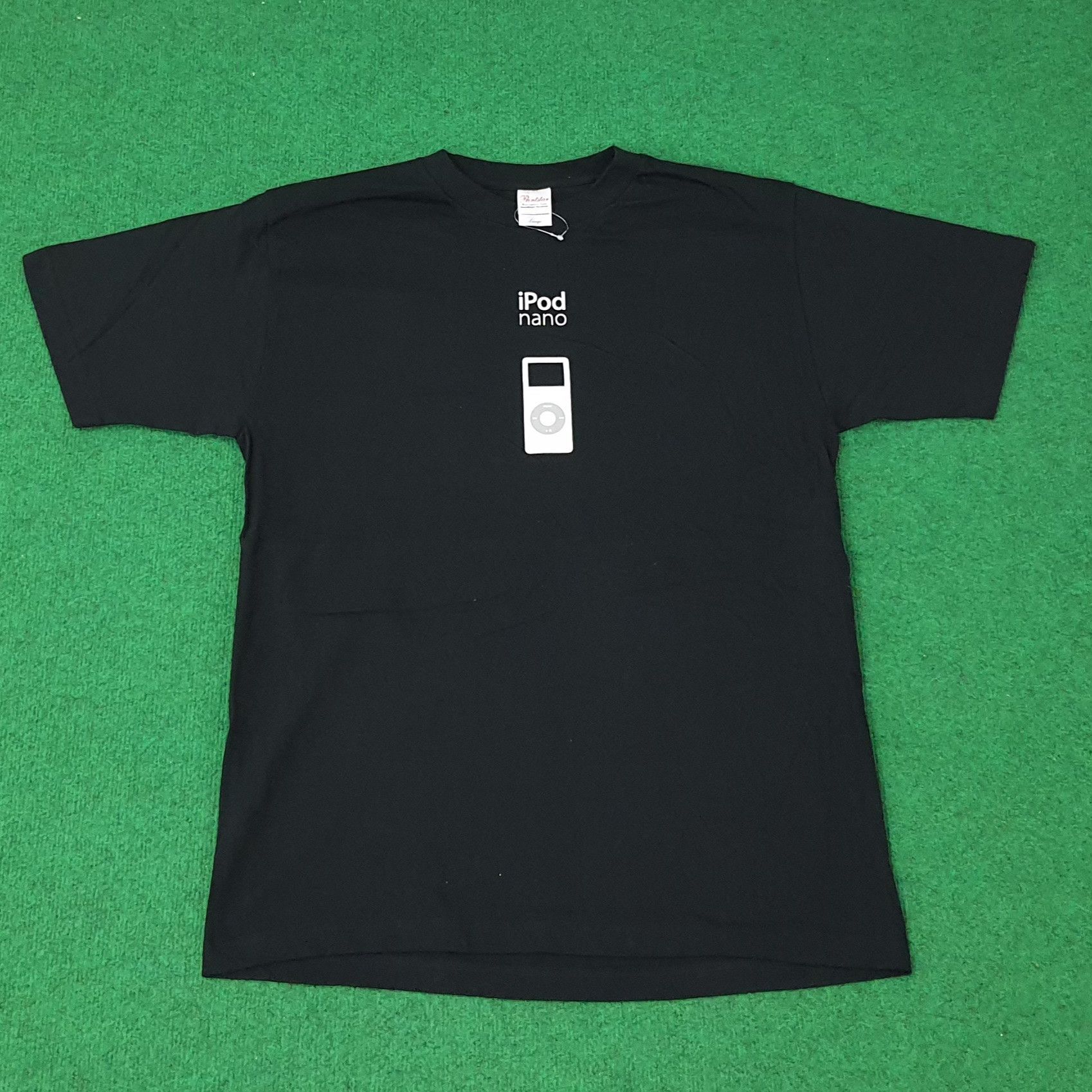 Apple Vintage Apple iPod nano Product Tshirt C249N10 Size US L / EU 52-54 / 3 - 1 Thumbnail