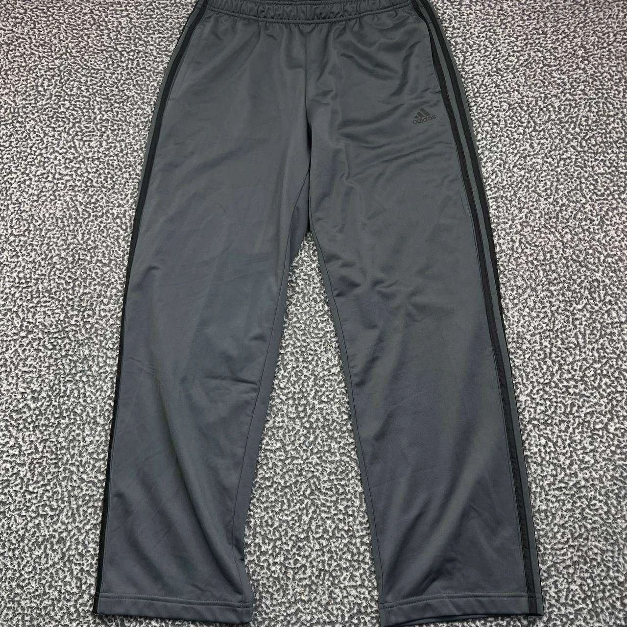 Adidas Adidas Sweatpants Men L Gray Drawstring Pocket Outdoor 34x32 Size US 34 / EU 50 - 1 Thumbnail