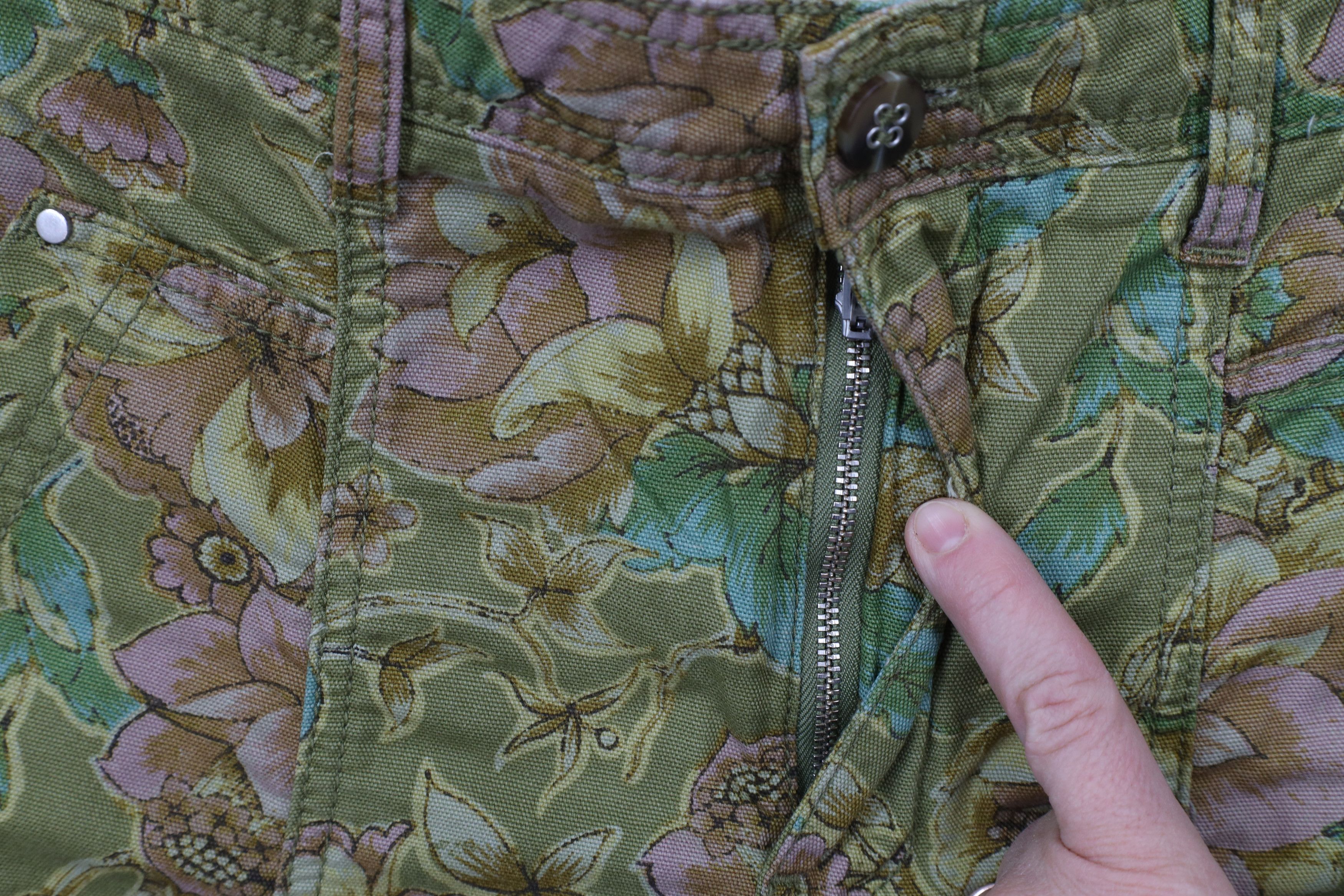 Anthropologie × Vintage Anthropologie All Over Print Cropped Balloon Cargo Pants Size 27" / US 4 / IT 40 - 6 Thumbnail