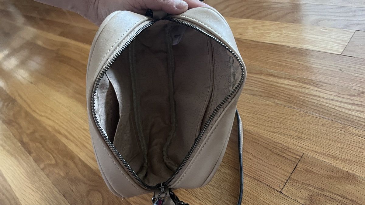 True Religion True Religion Beige Camera Crossbody Bag Size ONE SIZE - 9 Thumbnail