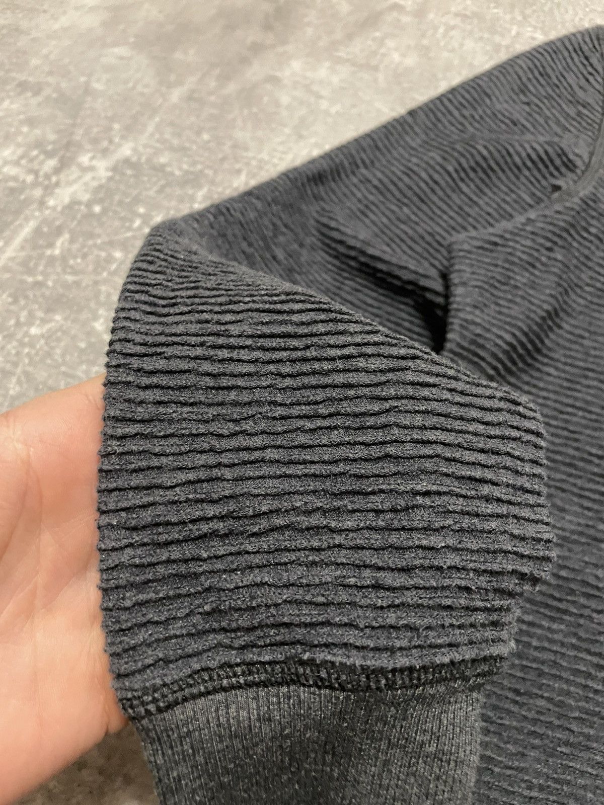 Diesel Vintage Diesel Ribbed Sweatshirt Crewneck Size US S / EU 44-46 / 1 - 7 Thumbnail