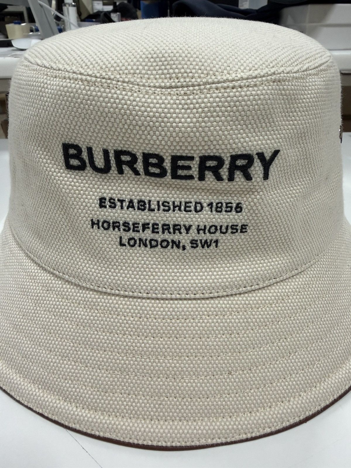 Burberry Burberry Logo Embroidery Bucket Hat NEW 500$ M Size ONE SIZE - 2 Thumbnail