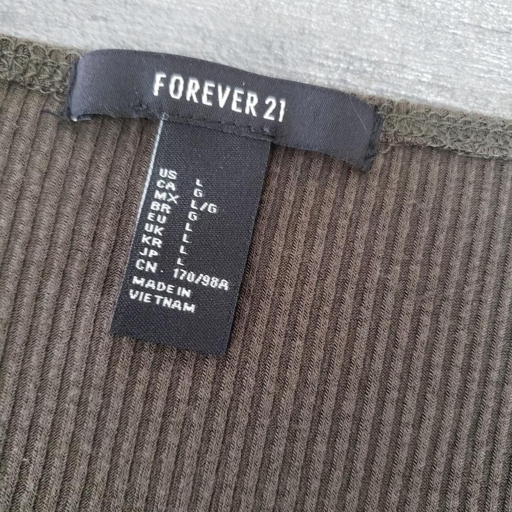 Forever 21 Olive Ribbed F21 Cropped 3/4 Sleeve Size L / US 10 / IT 46 - 3 Thumbnail