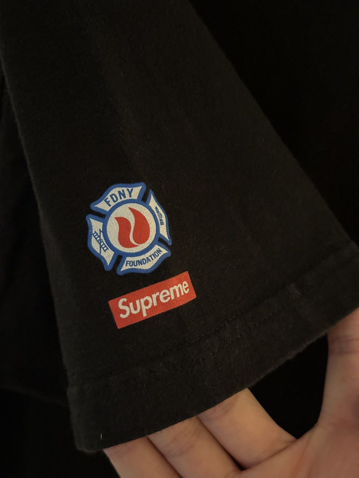 Supreme Supreme FDNY Engine 9 Chinatown Tee Size US L / EU 52-54 / 3 - 5 Thumbnail