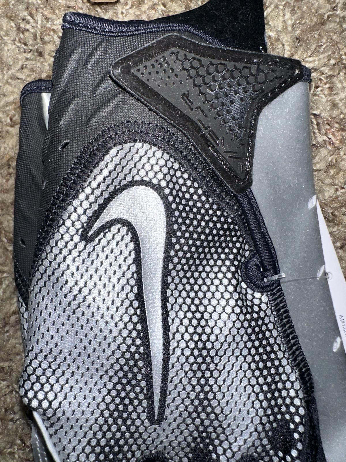 Nike Nike Vapor Jet 7.0 Football Black Silver Gloves Size ONE SIZE - 3 Thumbnail