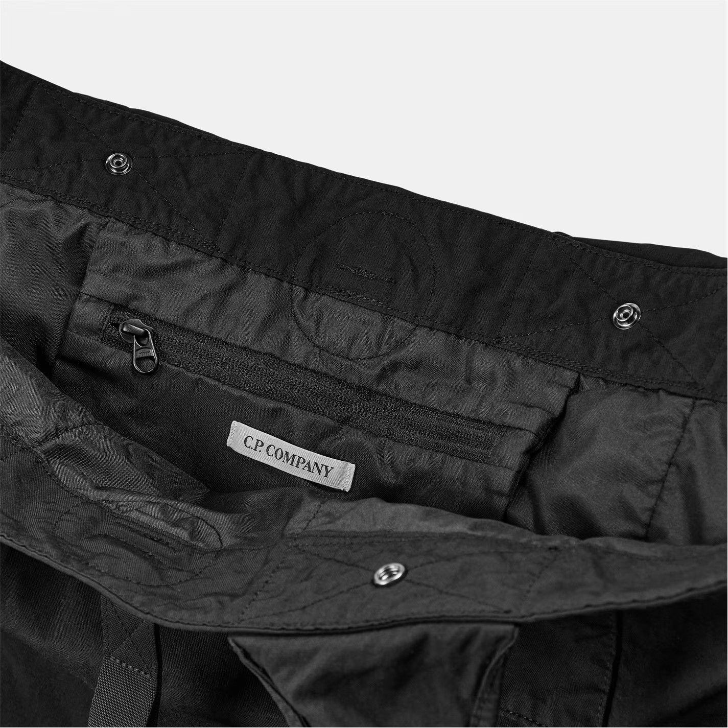 C.P. Company o1g2r1mq0426 Size: OS / Tote Bag in Black Size ONE SIZE - 5 Thumbnail