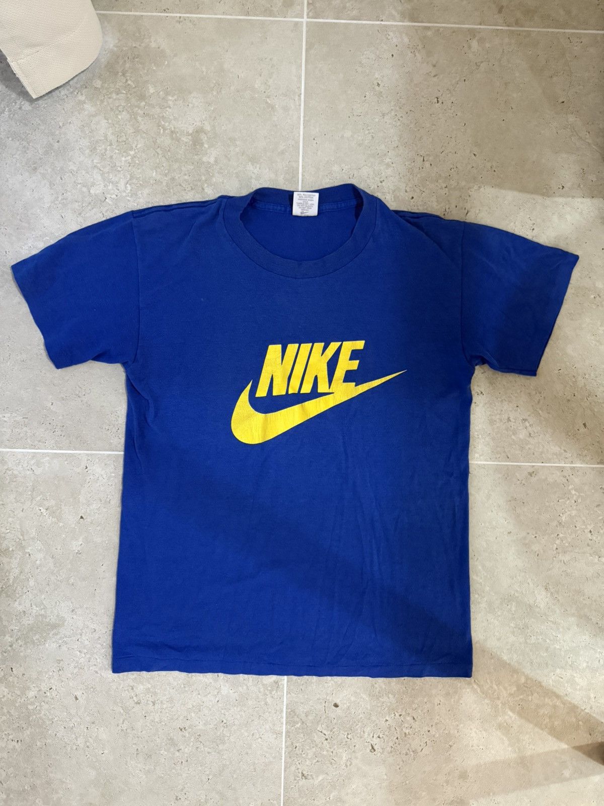 Nike Vintage Nike T-Shirt Center Swoosh Mens M Y2K Graphic Size US M / EU 48-50 / 2 - 1 Thumbnail