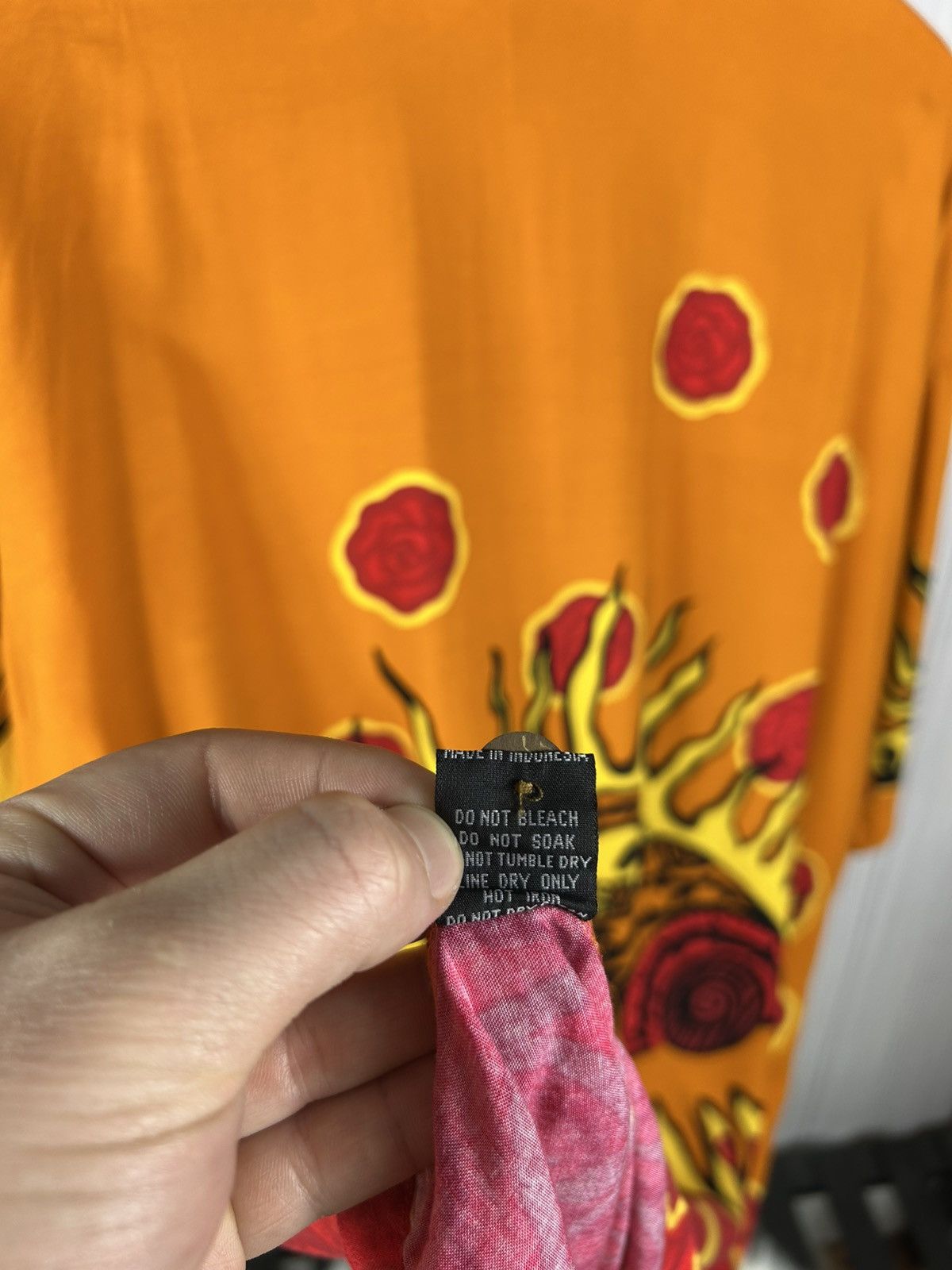 Mambo Very Rare Mambo Loud by Gerry Wedd Roses Fire Sun Shirt XL Size US XL / EU 56 / 4 - 11 Thumbnail