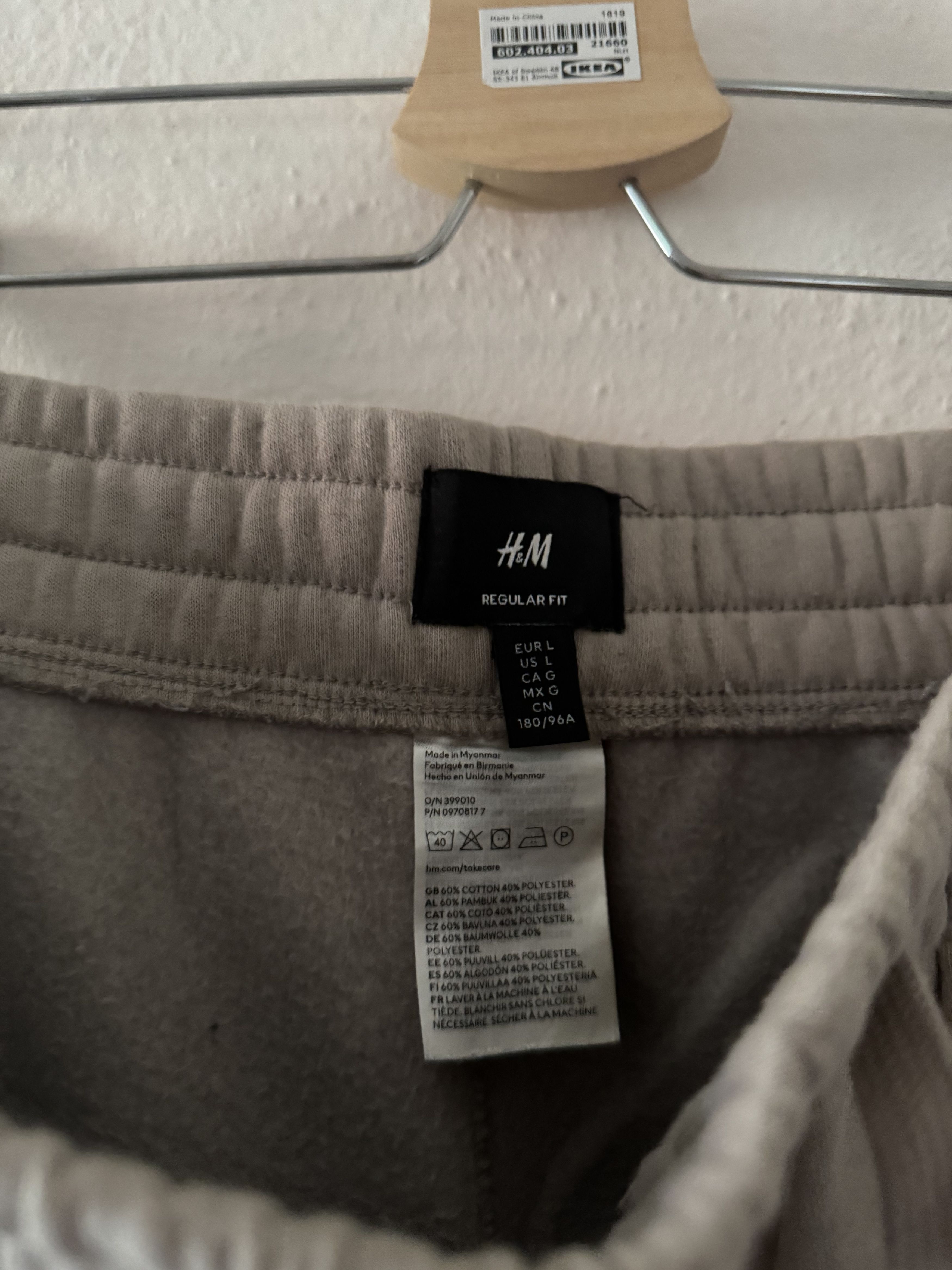 H&M H&M Regular Fit Sweatpants Size US 32 / EU 48 - 3 Thumbnail