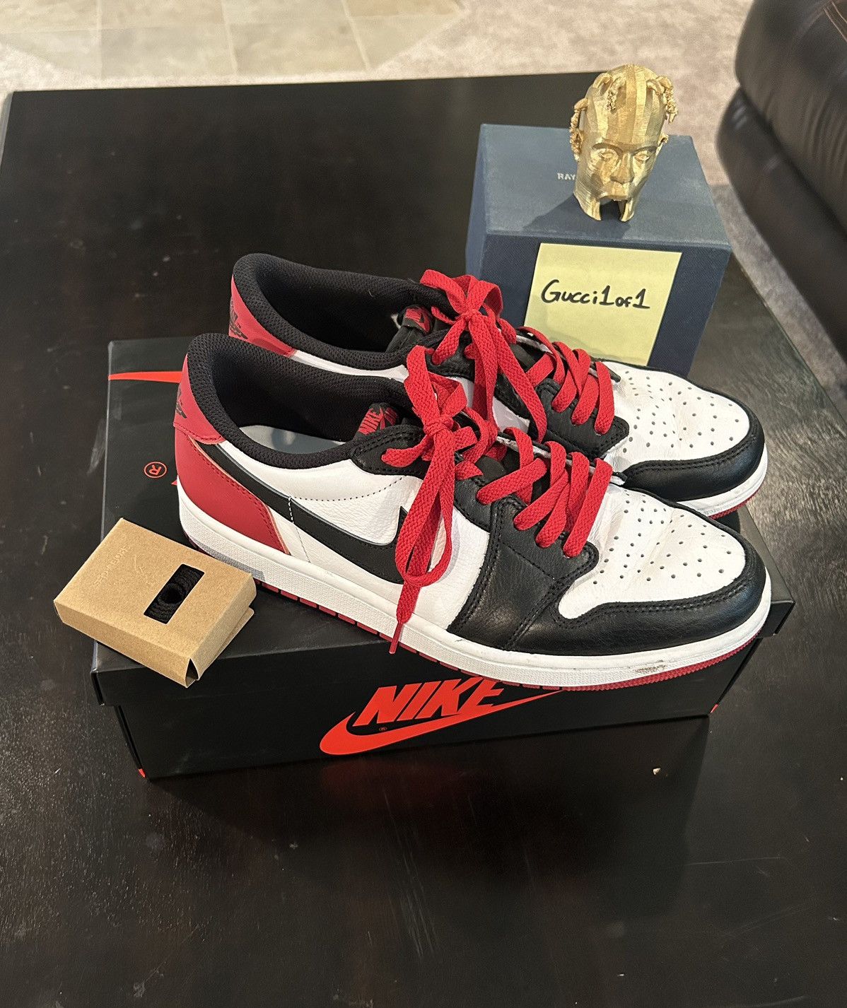 Air Jordan retro low black toe