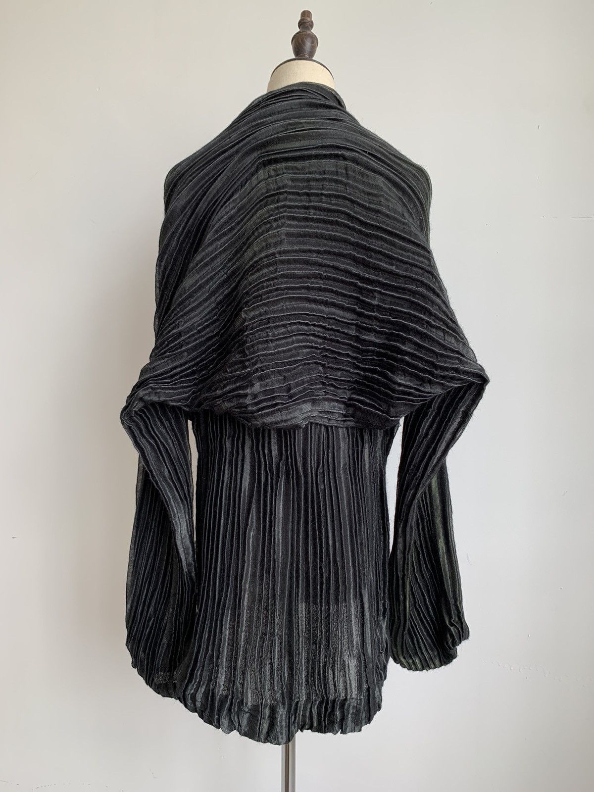Issey Miyake Issey Miyake PERMANENTE Crease Pleated Tops Size M / US 6-8 / IT 42-44 - 9 Thumbnail