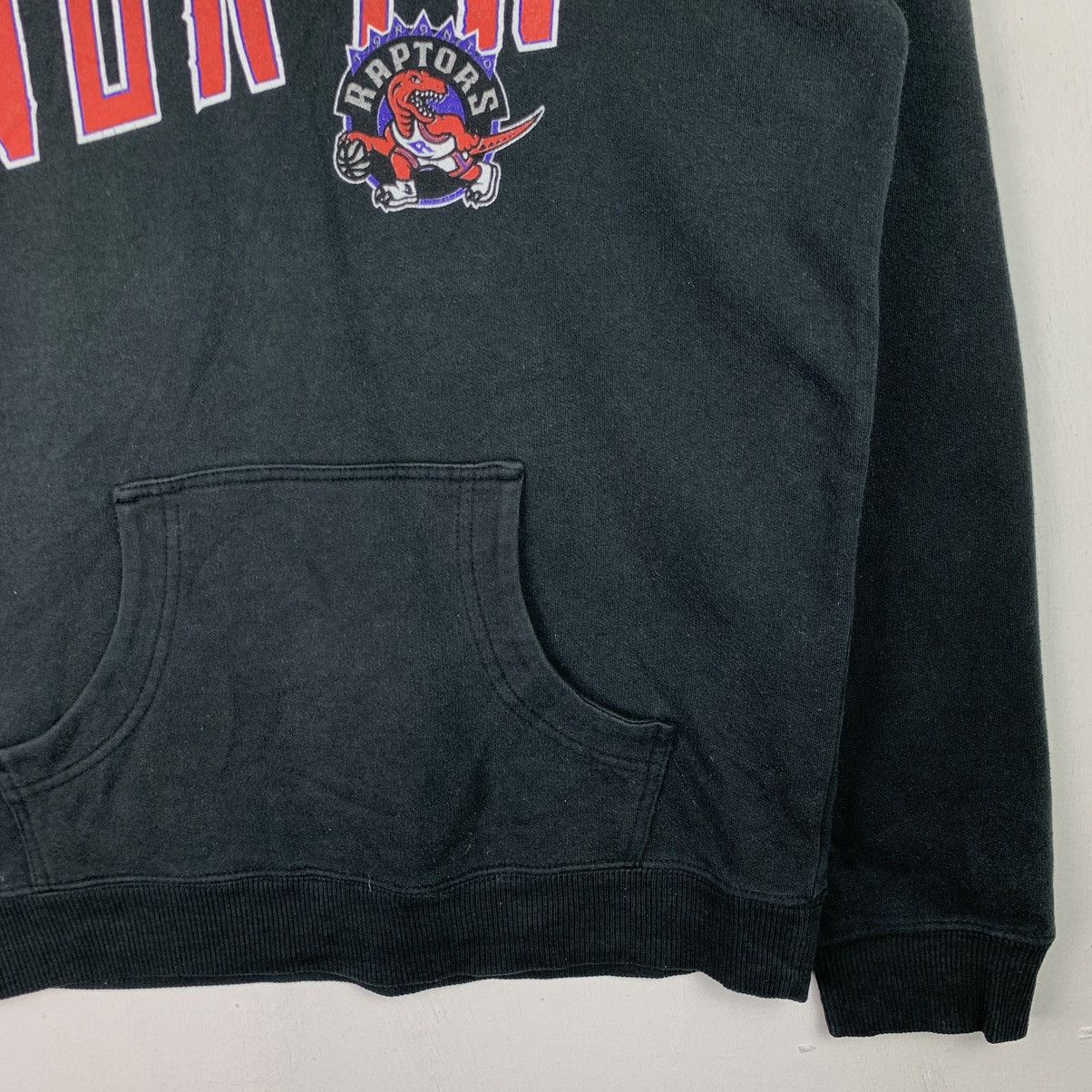 Adidas × Vintage Vintage Adidas Raptors Graphic Hoodie Size US L / EU 52-54 / 3 - 5 Thumbnail
