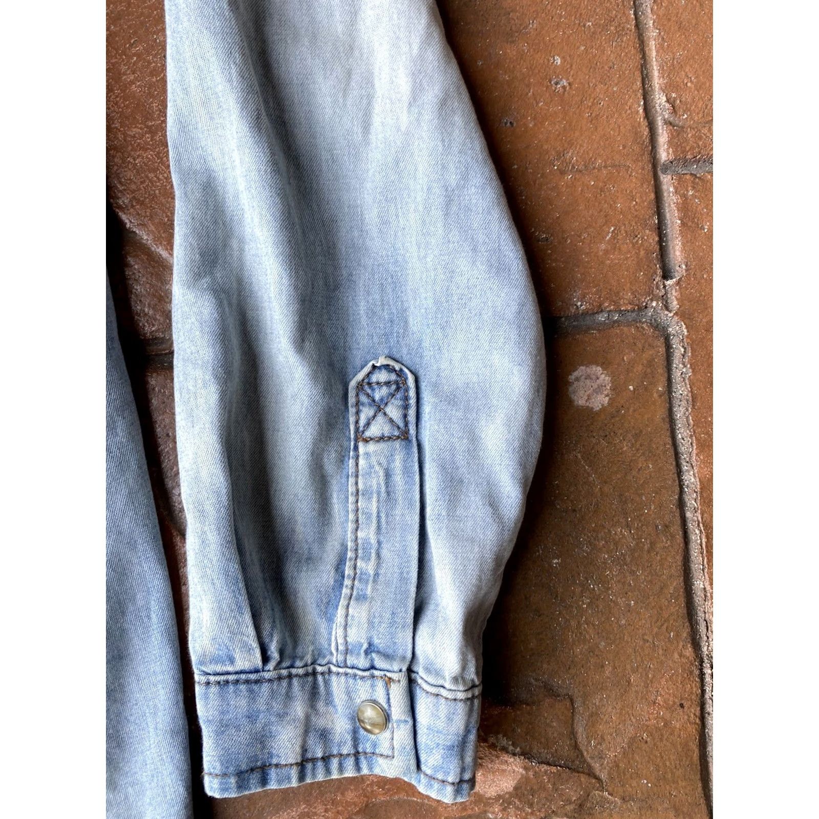 Cult Of Individuality VINTAGE Cult of Individuality Women's Full Zip Pearl Snap Long Sleeve Denim Shirt Small Denim Shirt Women’s Short Sleeve? Wait. Size S / US 4 / IT 40 - 5 Thumbnail