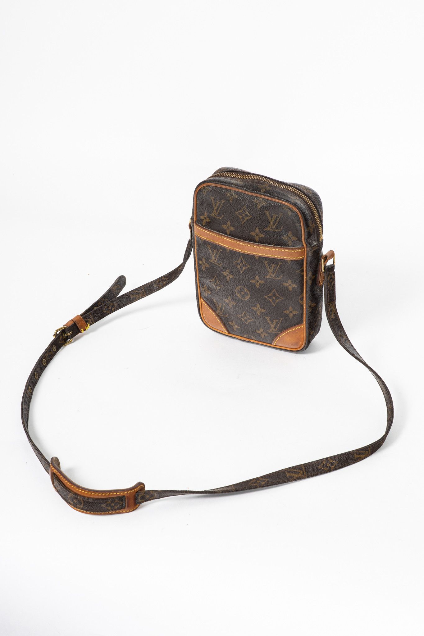 Louis Vuitton Louis Vuitton Danube Monogram Canvas & Leather Crossbody Size ONE SIZE - 5 Thumbnail