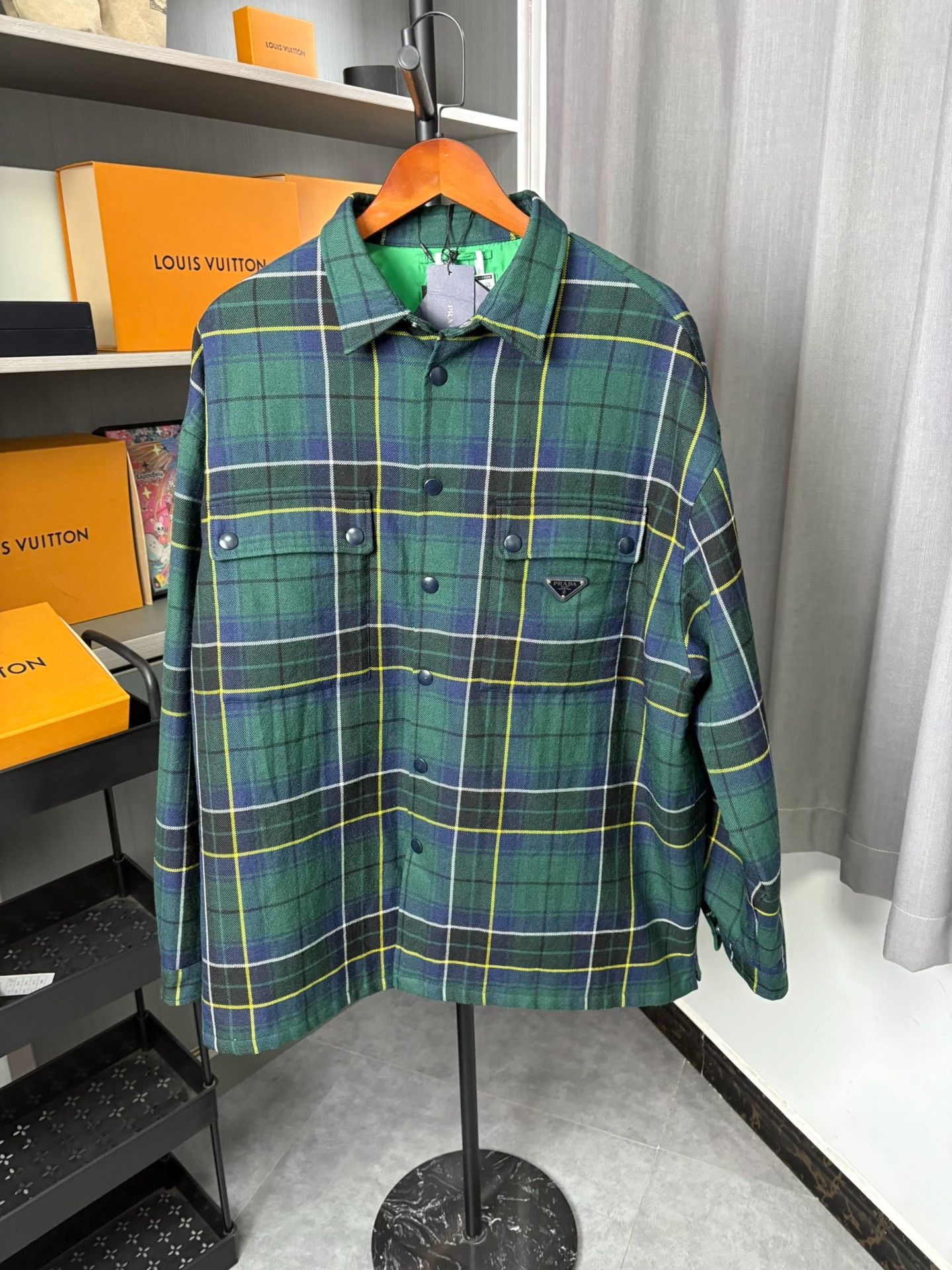 Prada Prada Plaid Shirt XL Men Size US XL / EU 56 / 4 - 1 Thumbnail