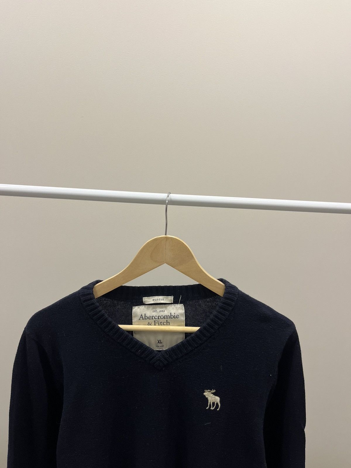 Abercrombie & Fitch Abercrombie and Fitch Sweater V-Neck Size US XL / EU 56 / 4 - 2 Thumbnail