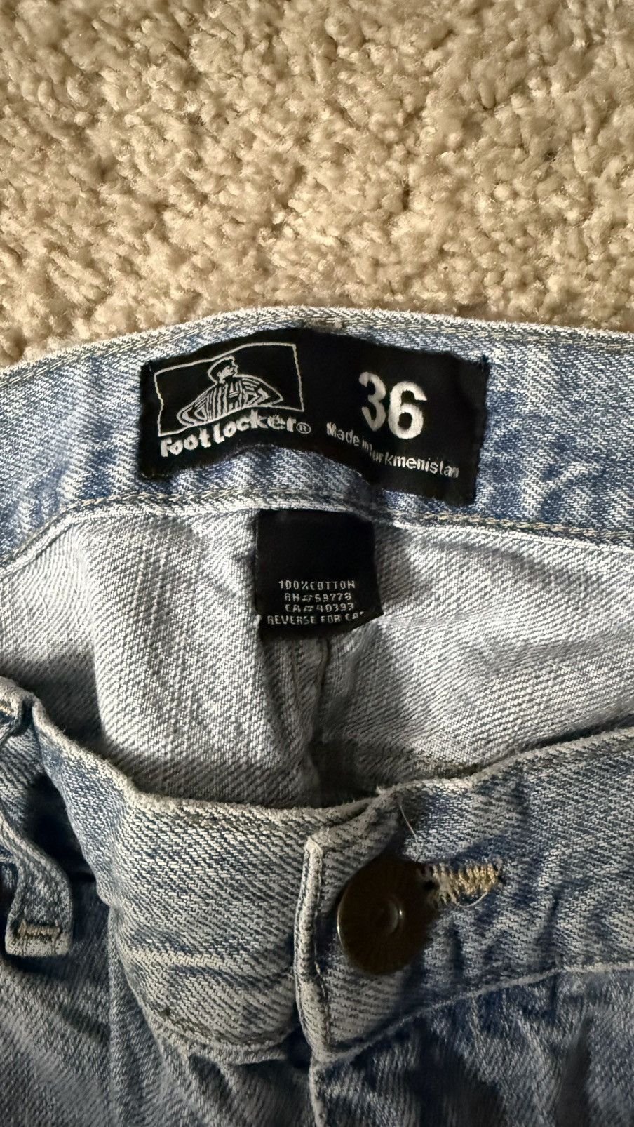 Foot Locker Distressed denim shorts Size US 36 / EU 52 - 3 Thumbnail