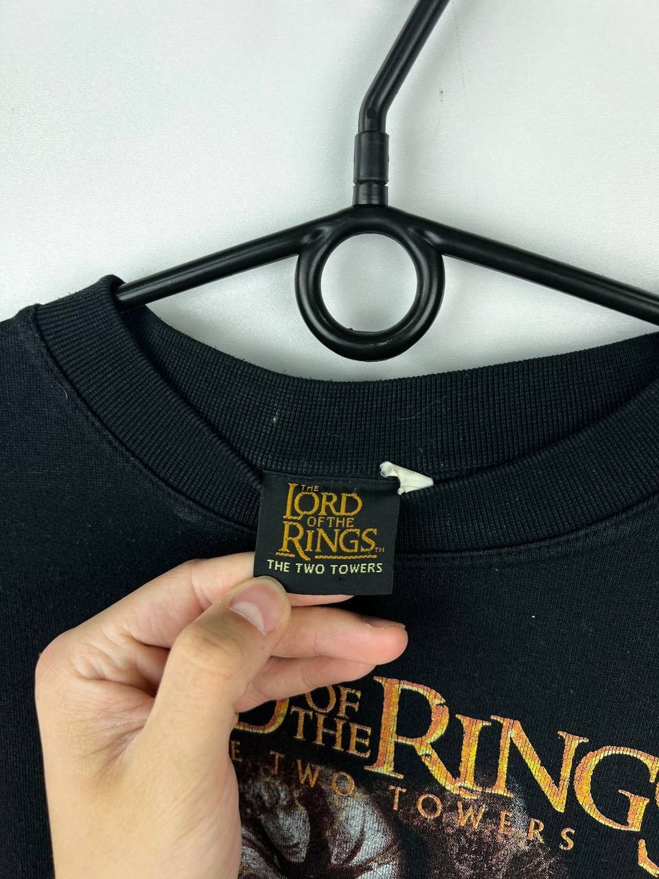Vintage The Lord Of The Rings 2002 The Two Towers sweatshirt size XL Size US XL / EU 56 / 4 - 5 Thumbnail