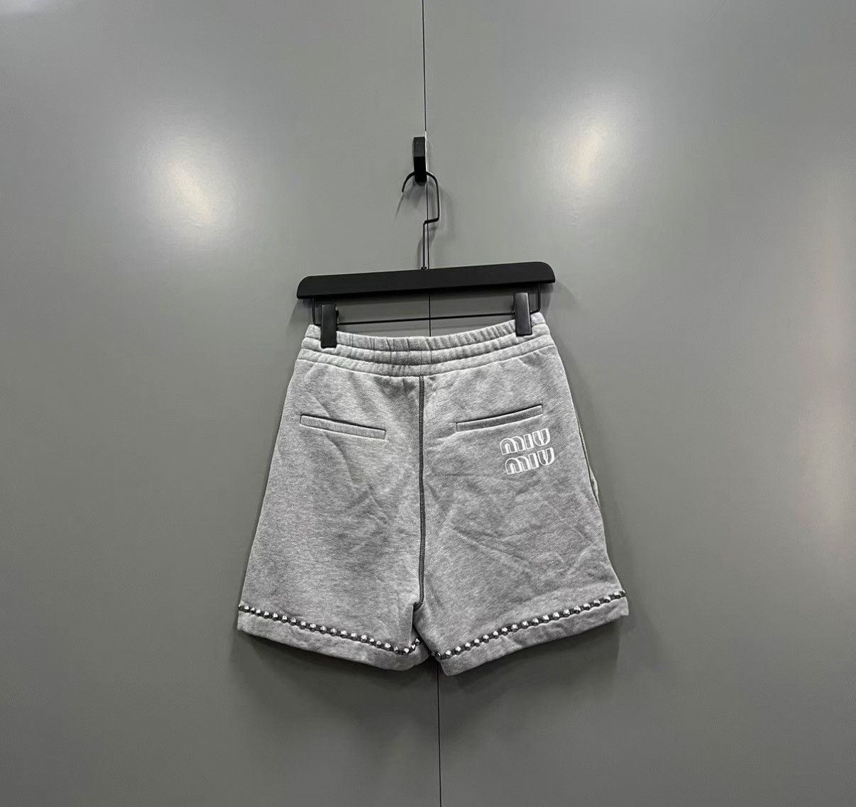 Miu Miu Miu Miu Grey Studded Logo Printed Shorts J41 Size 25" / US 0 / IT 36 - 2 Thumbnail