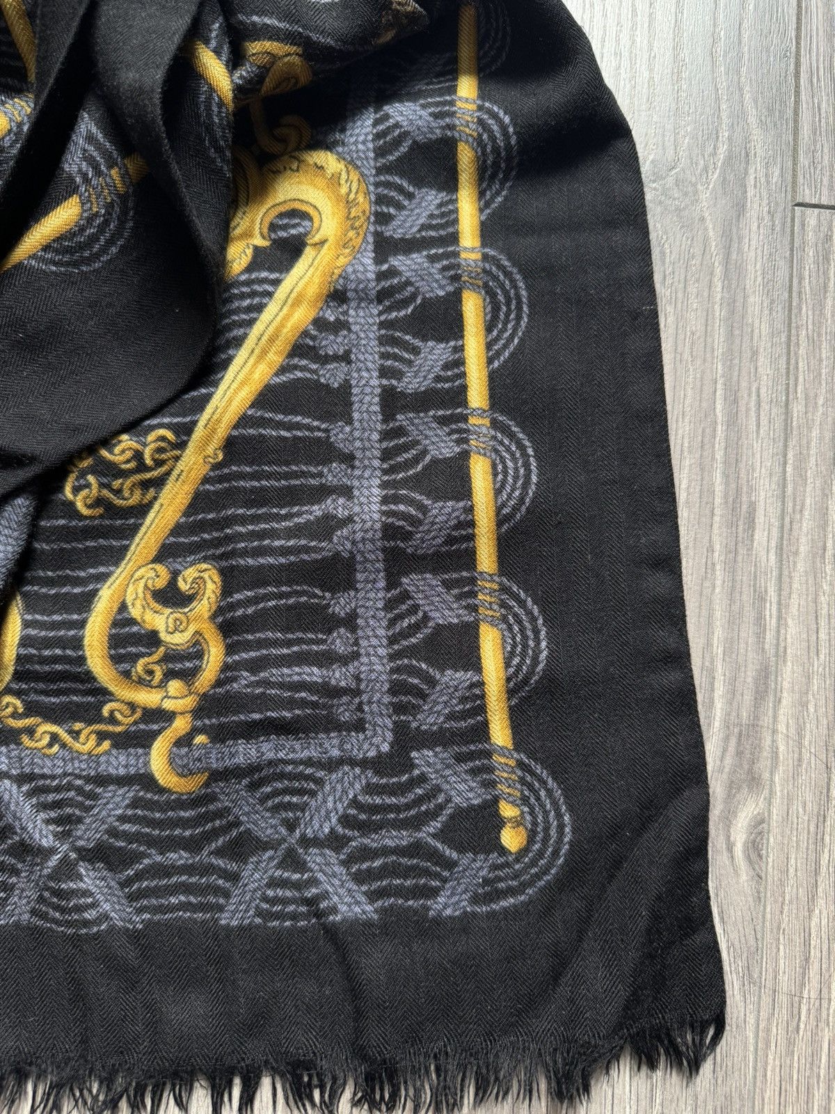 Hermes Hermès Les Cavaliers d'or Black/Gold Cashmere/Silk scarf OS Size ONE SIZE - 18 Thumbnail
