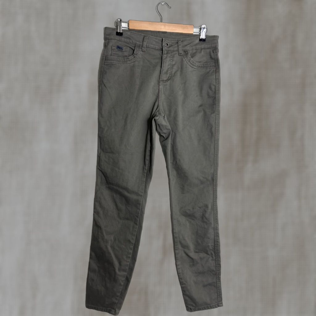 Olive Kuhl Pants Womens 10 Olive Contour Skinny Hiking Outdoor 6373 Measured 32x31 Size 32" / US 10 / IT 46 - 1 Thumbnail