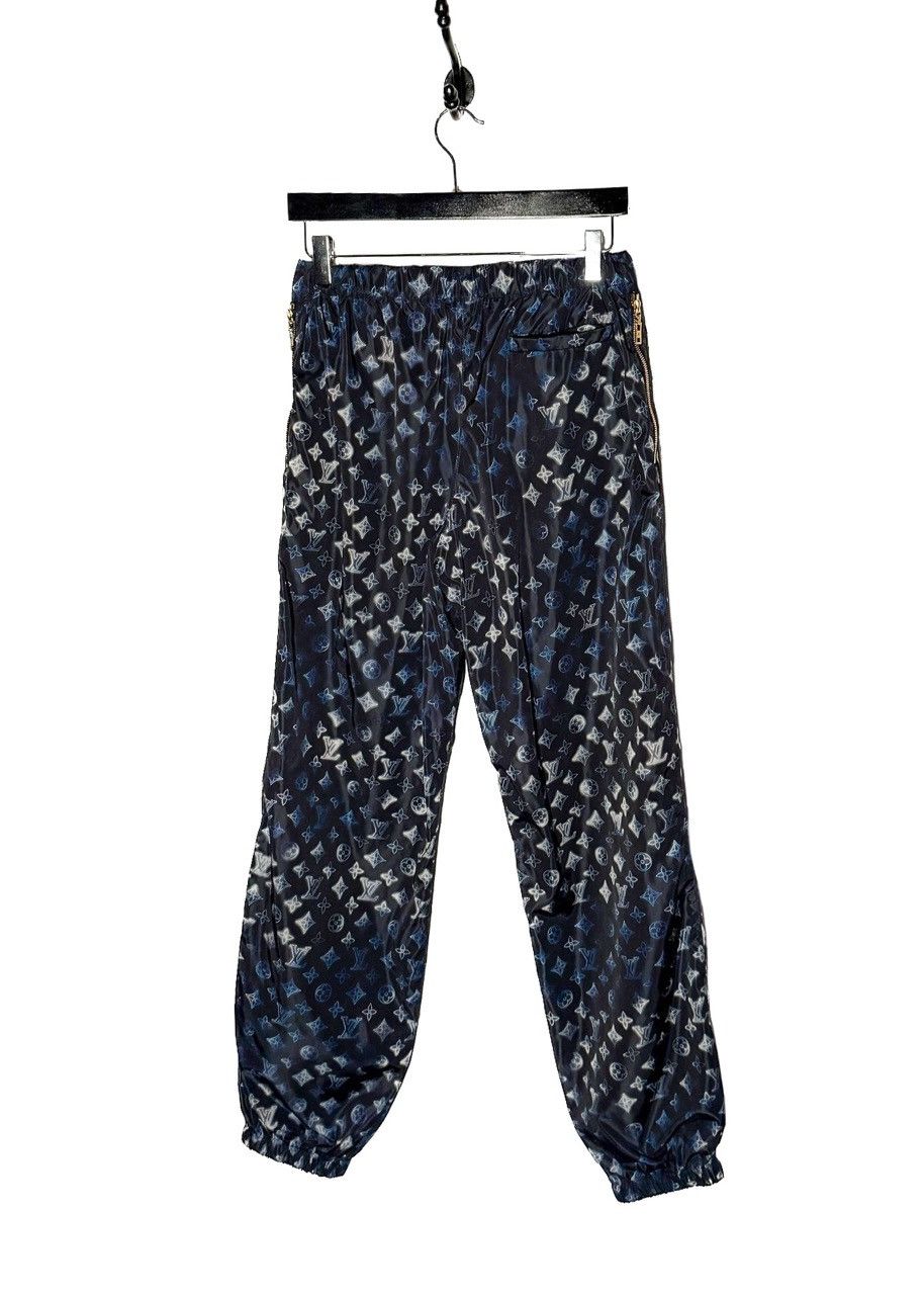 Louis Vuitton Louis Vuitton Blue Mahina Monogram Nylon Jogger Pants Size 27" / US 4 / IT 40 - 7 Thumbnail