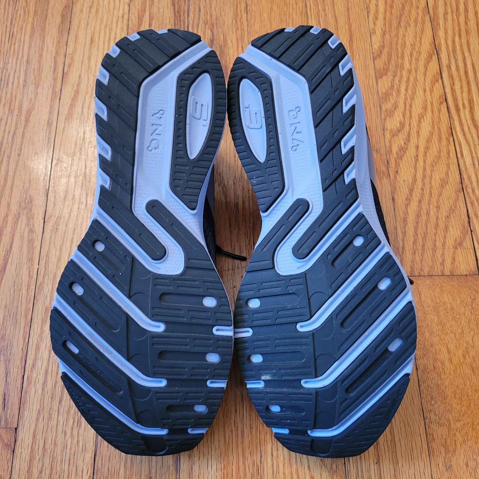 Brooks Launch 9.5 Running Shoes 9.5M Black Purple Sneaker