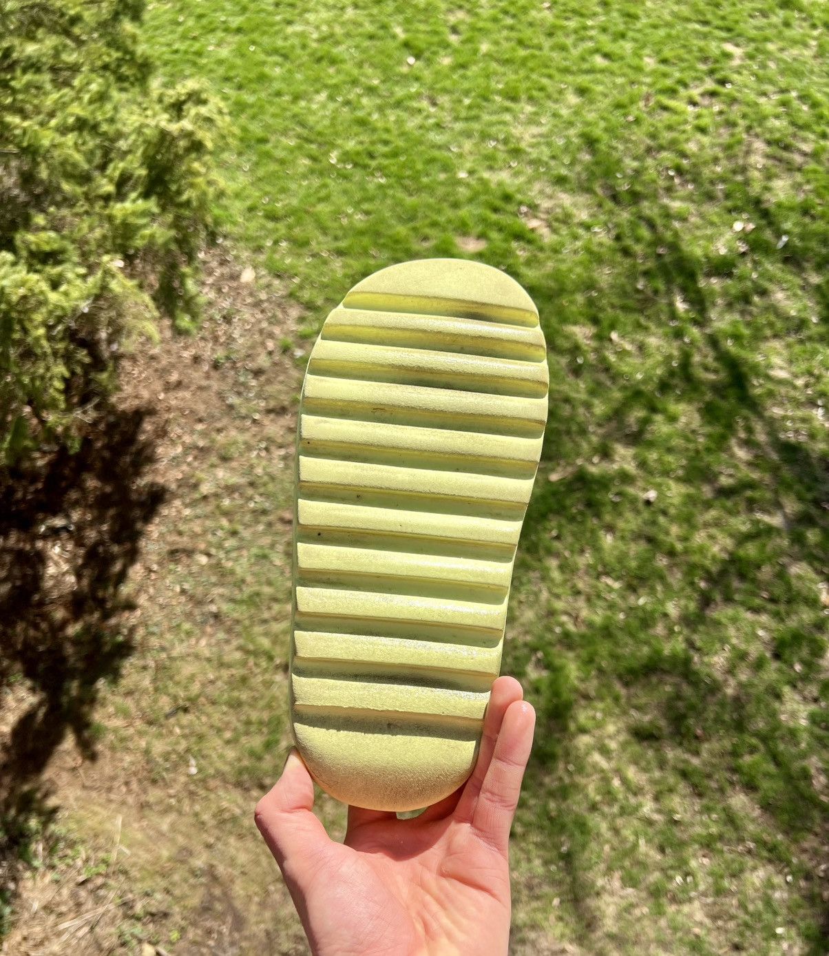 Yeezy Yeezy Slide Glow Green Size US 11 / EU 44 - 7 Thumbnail