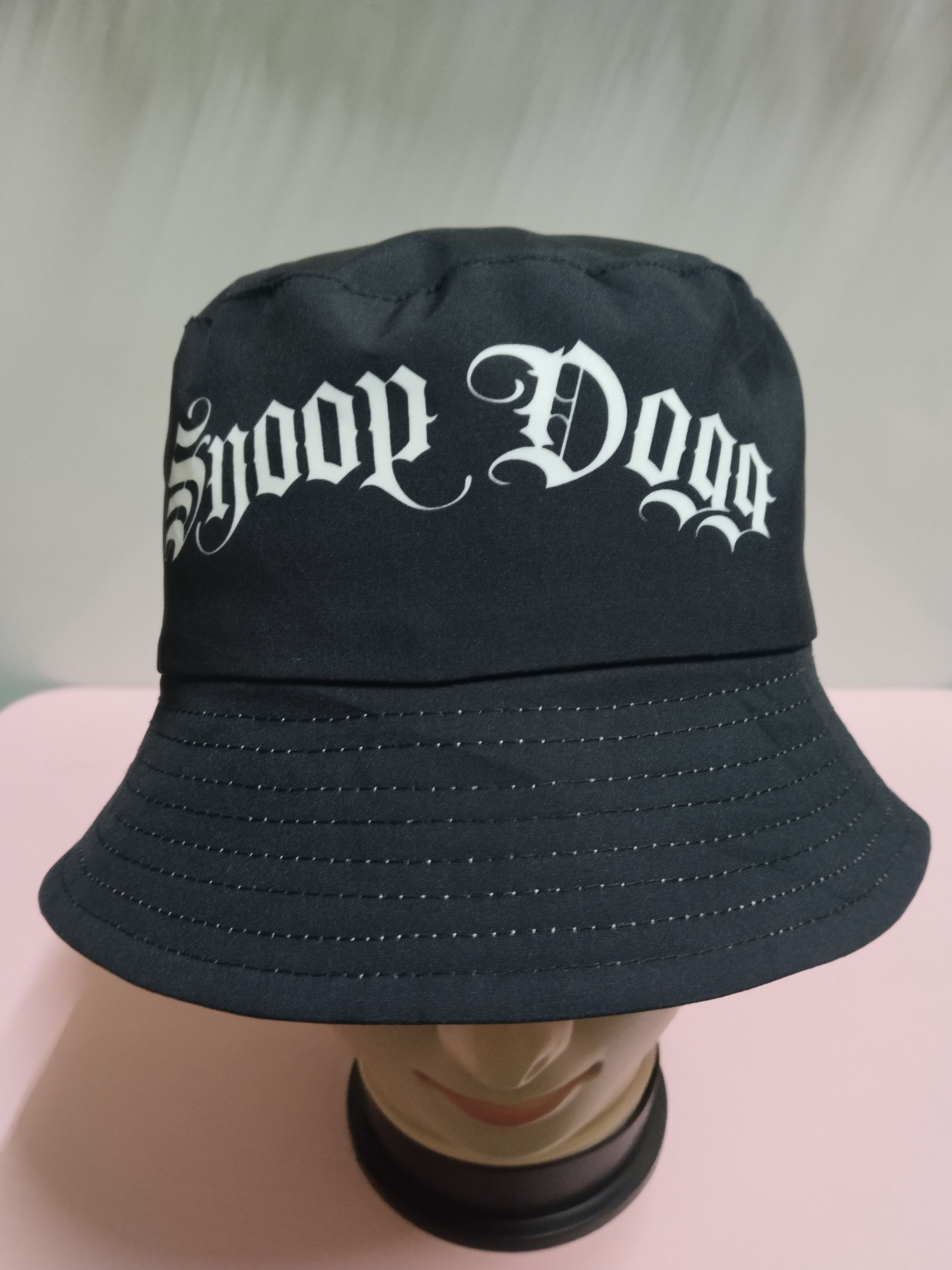 Snoop Dogg RARE REVERSIBLE SNOOP DOGG BUCKET HAT Size ONE SIZE - 1 Thumbnail