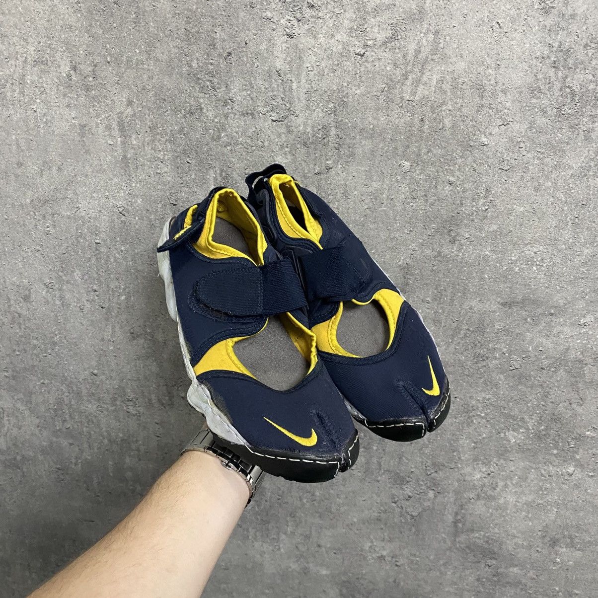 Nike Vintage Tabi Nike Rift Tabi Sneakers Margiella Vibe Size US 9 / EU 42 - 1 Thumbnail