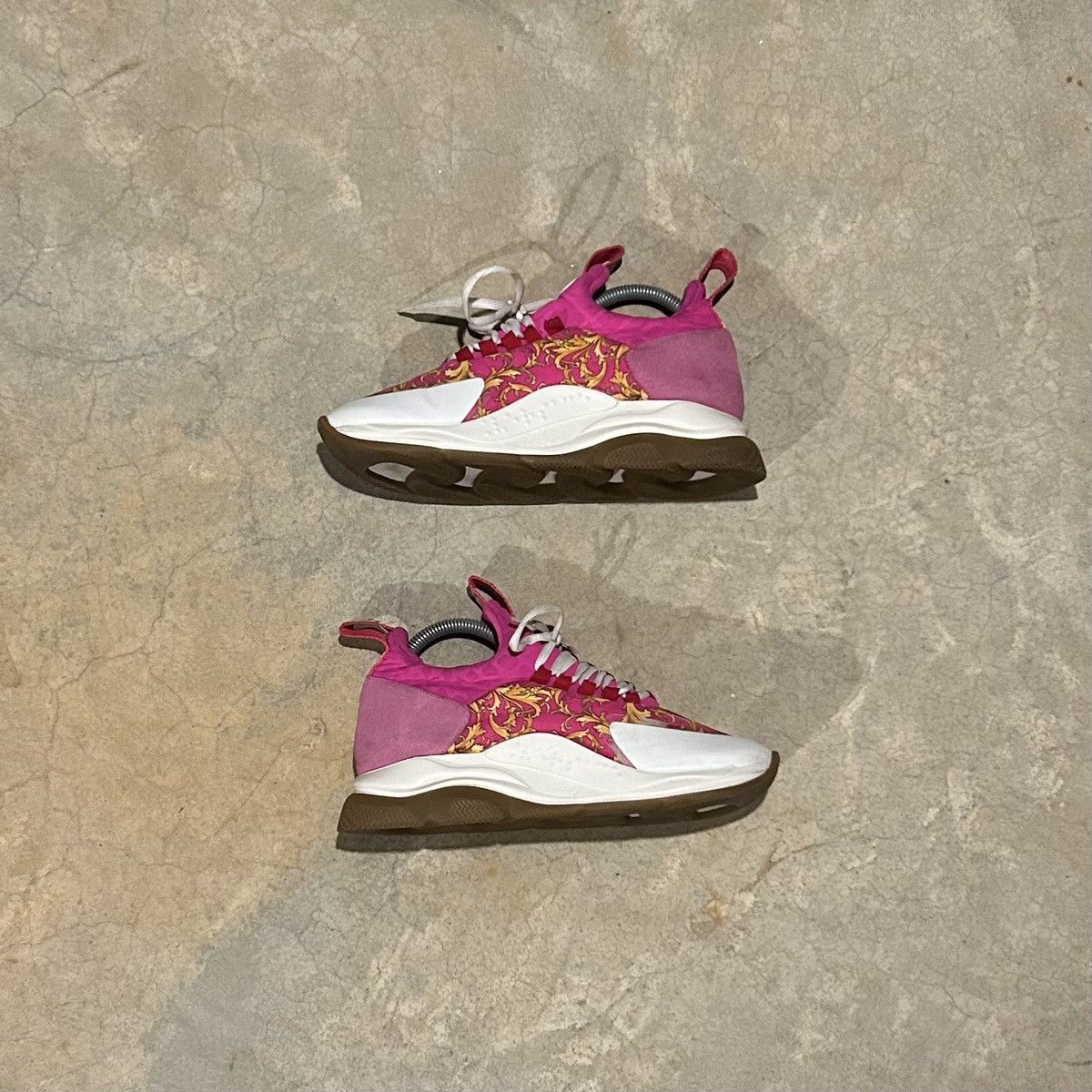 Designer × Versace Versace Cross Chainer Baroque Pink Print Sneakers EU 40 Size US 7 / EU 40 - 3 Thumbnail