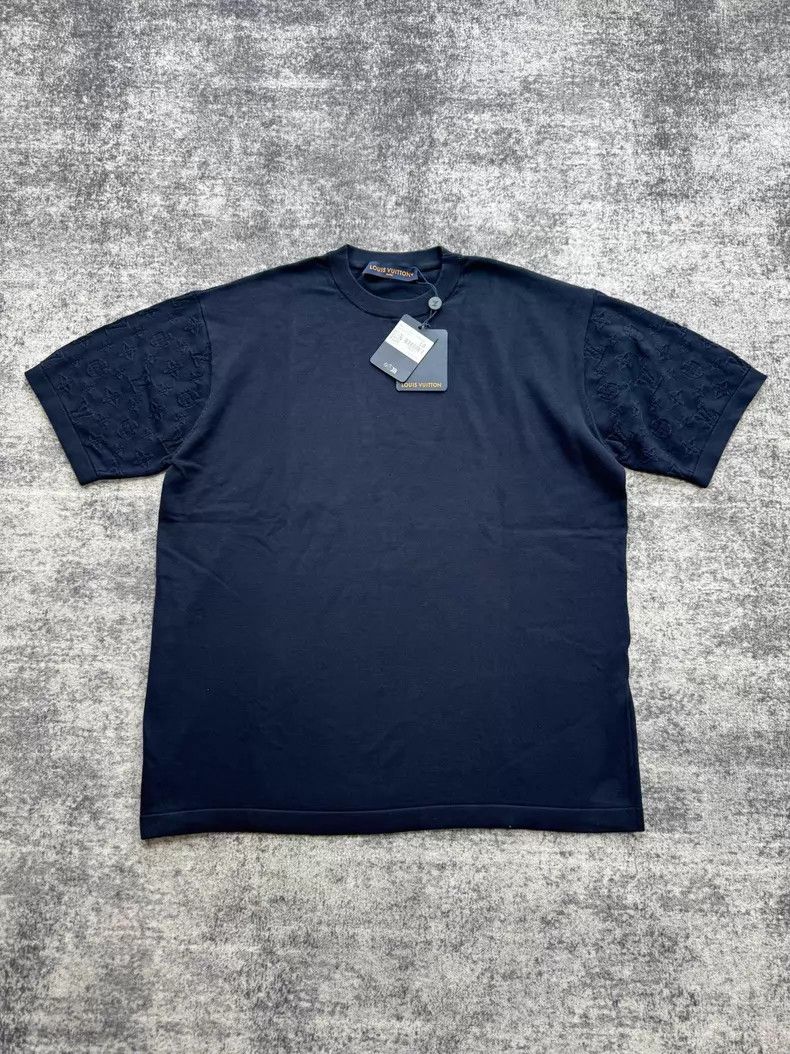 Louis Vuitton Louis Vuitton Dark blue arms embossed full print knitted s Size US L / EU 52-54 / 3 - 1 Thumbnail