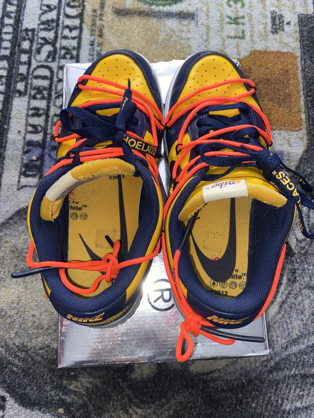 Nike × Off-White × Virgil Abloh Nike Dunk Low Off-White University Gold Size US 8.5 / EU 41-42 - 5 Thumbnail