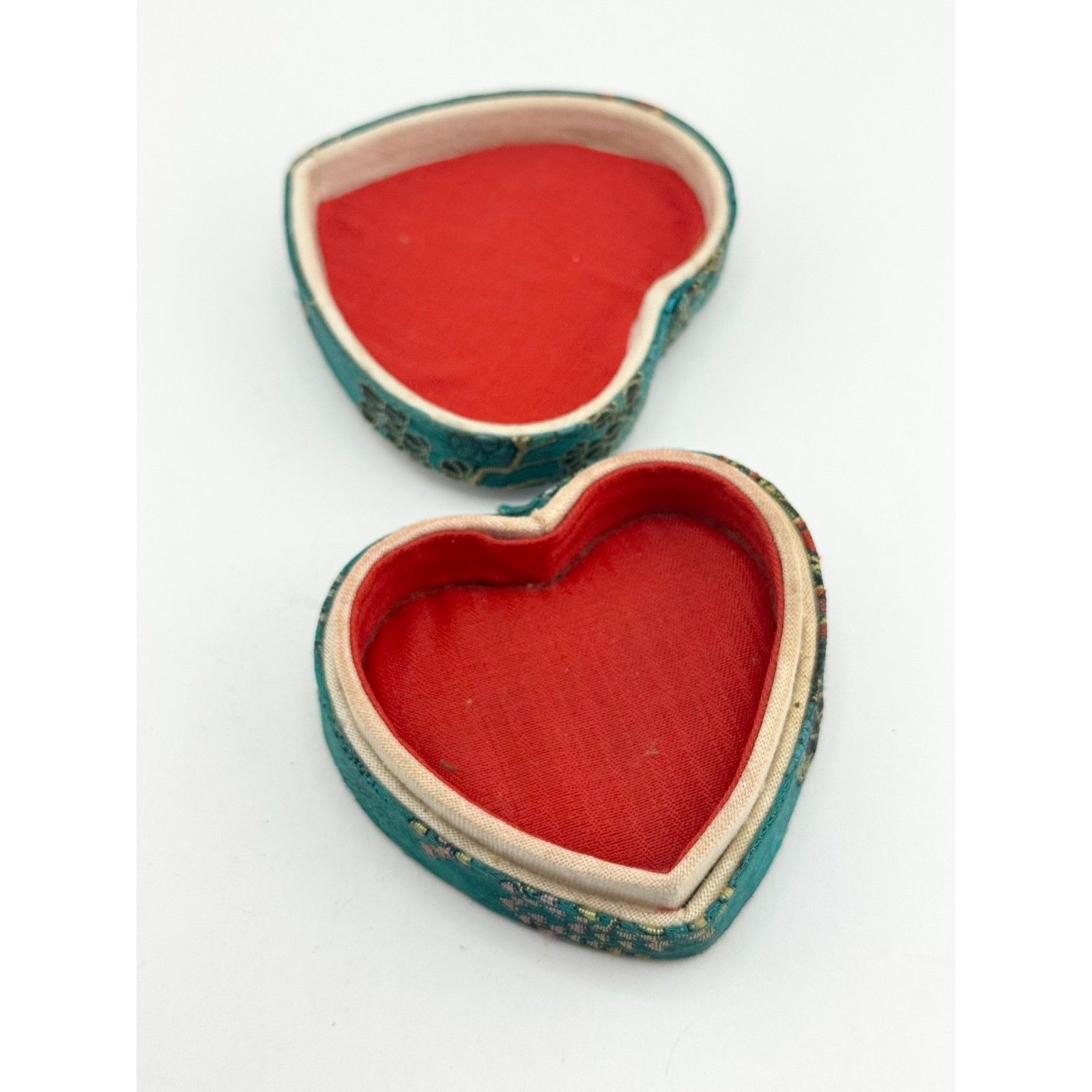Vintage Vintage orential fabric heart trinket box Size ONE SIZE - 6 Thumbnail