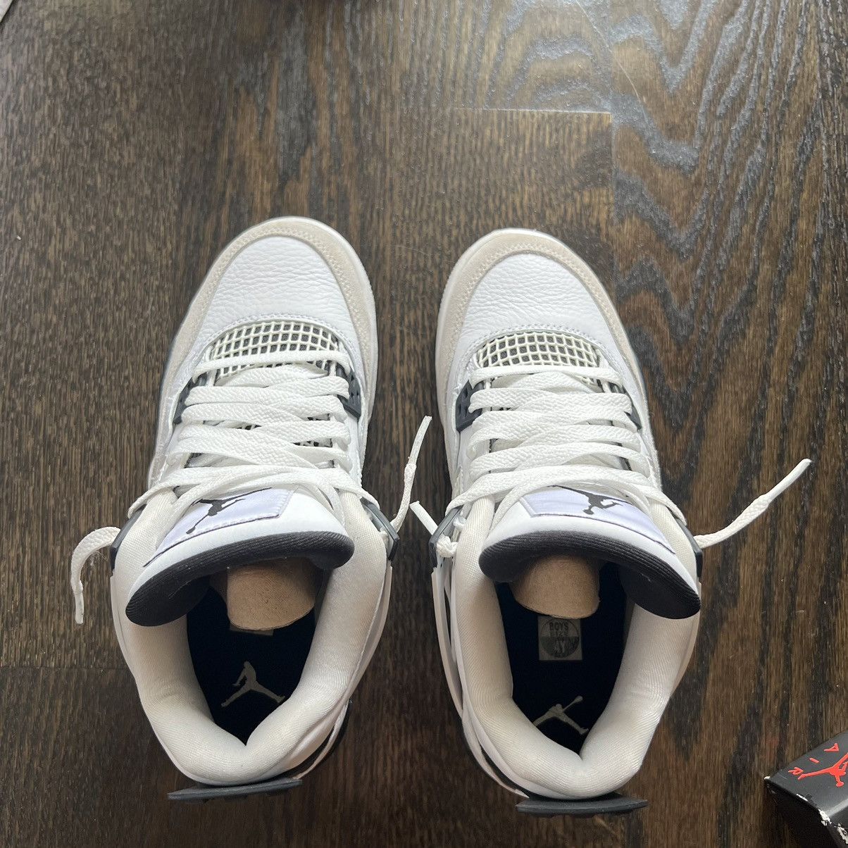 Jordan Brand × Nike Military Black Jordan 4 Retro Size 4Y Size US 5.5 / IT 35.5 - 3 Thumbnail