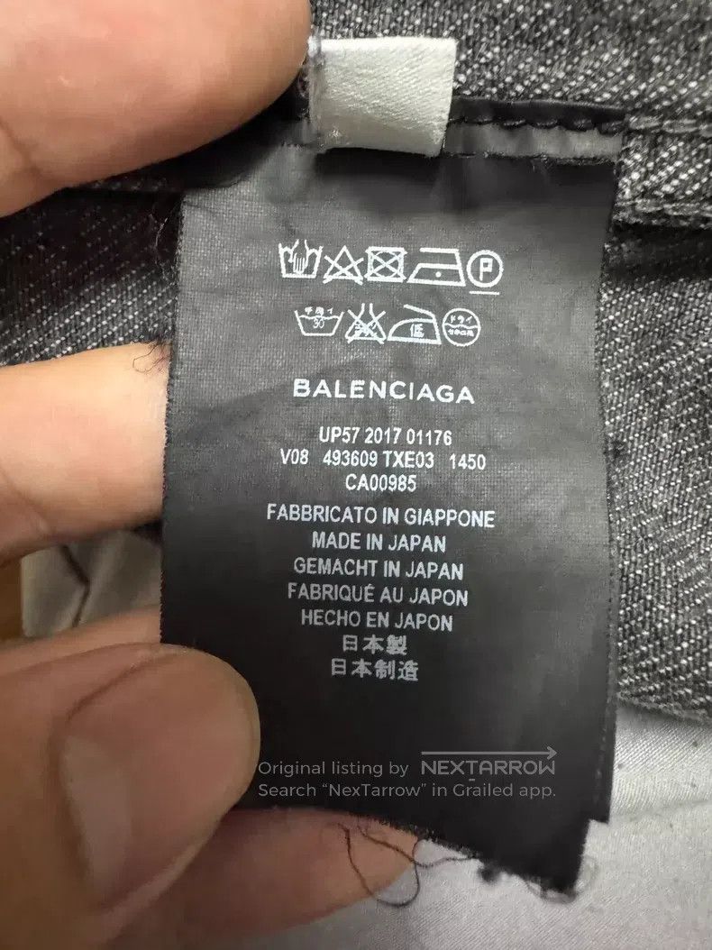 Balenciaga Balenciaga Back Logo Distressed Washed Black Denim Jacket, Size XXS / US 00 / IT 34 - 3 Thumbnail