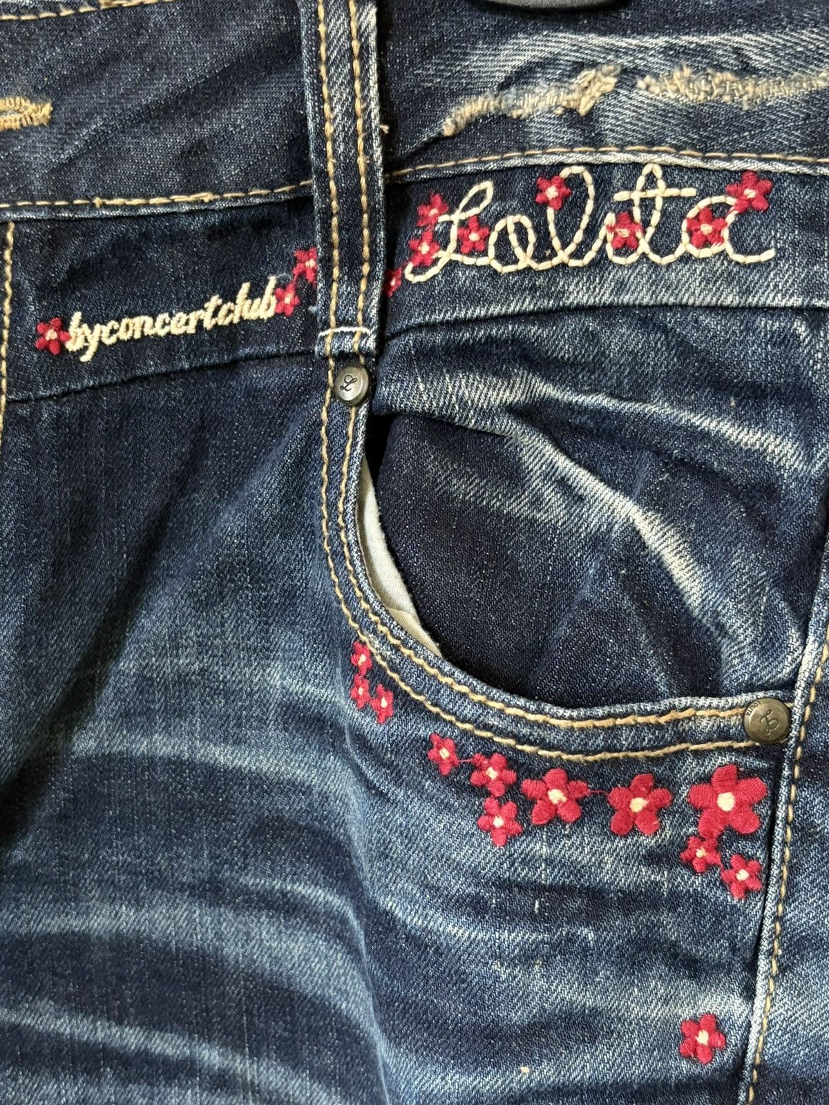 Japanese Brand Floral Embroidered Y2K Lolita Jeans by Concert Club Size US 32 / EU 48 - 3 Thumbnail