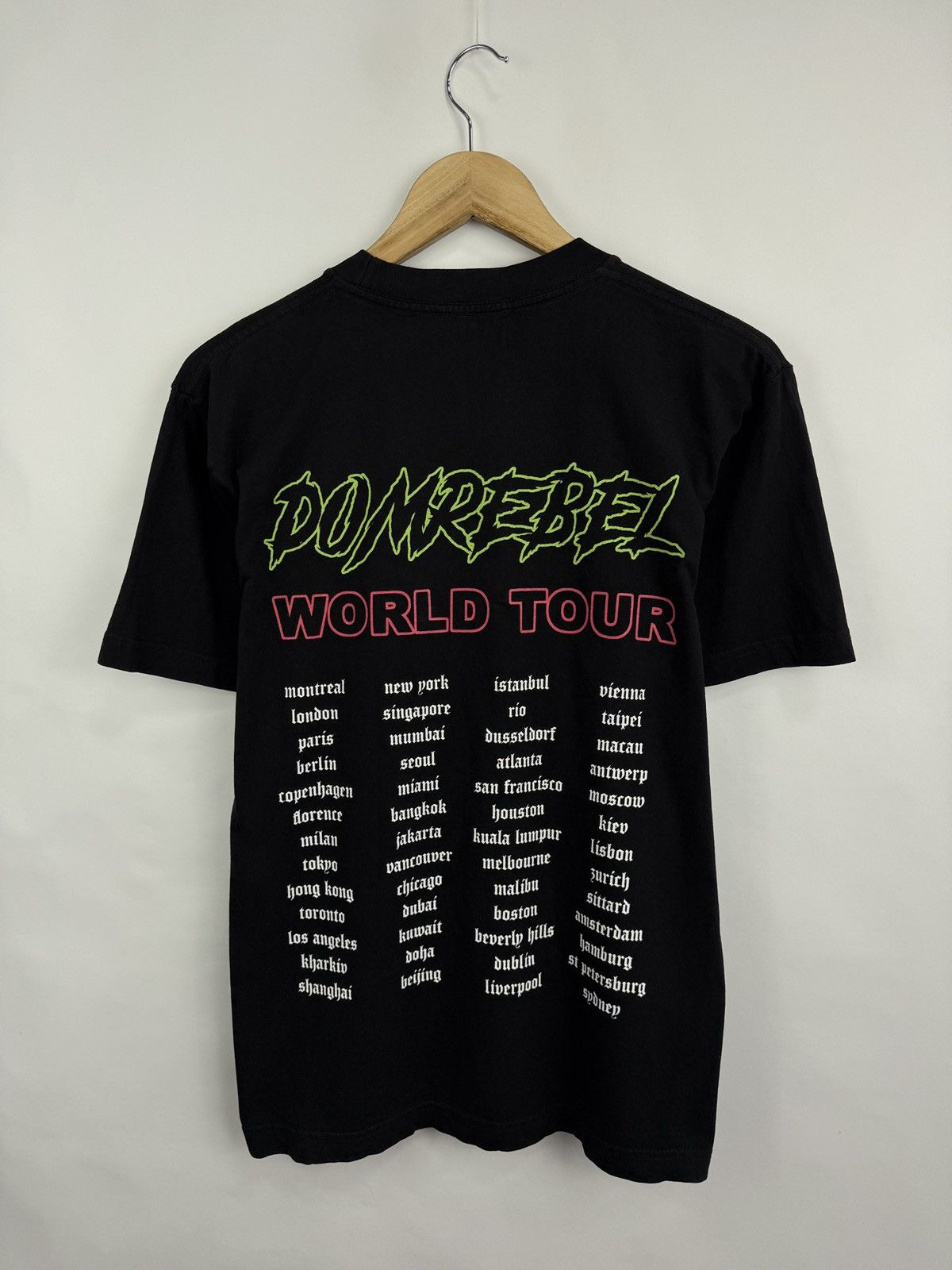 DOMREBEL 🇨🇦 DOMREBEL Godzilla Basketball World Tour T-Shirt Made USA Size US S / EU 44-46 / 1 - 9 Thumbnail