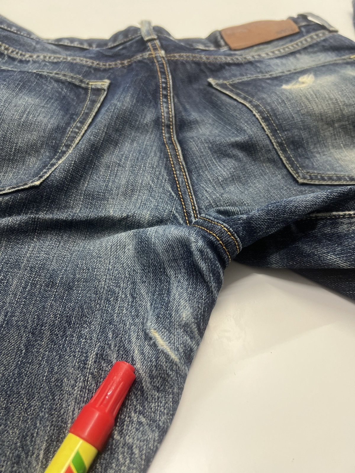 Uniqlo UNIQLO JEANS SIZE 35 Size US 35 - 9 Thumbnail