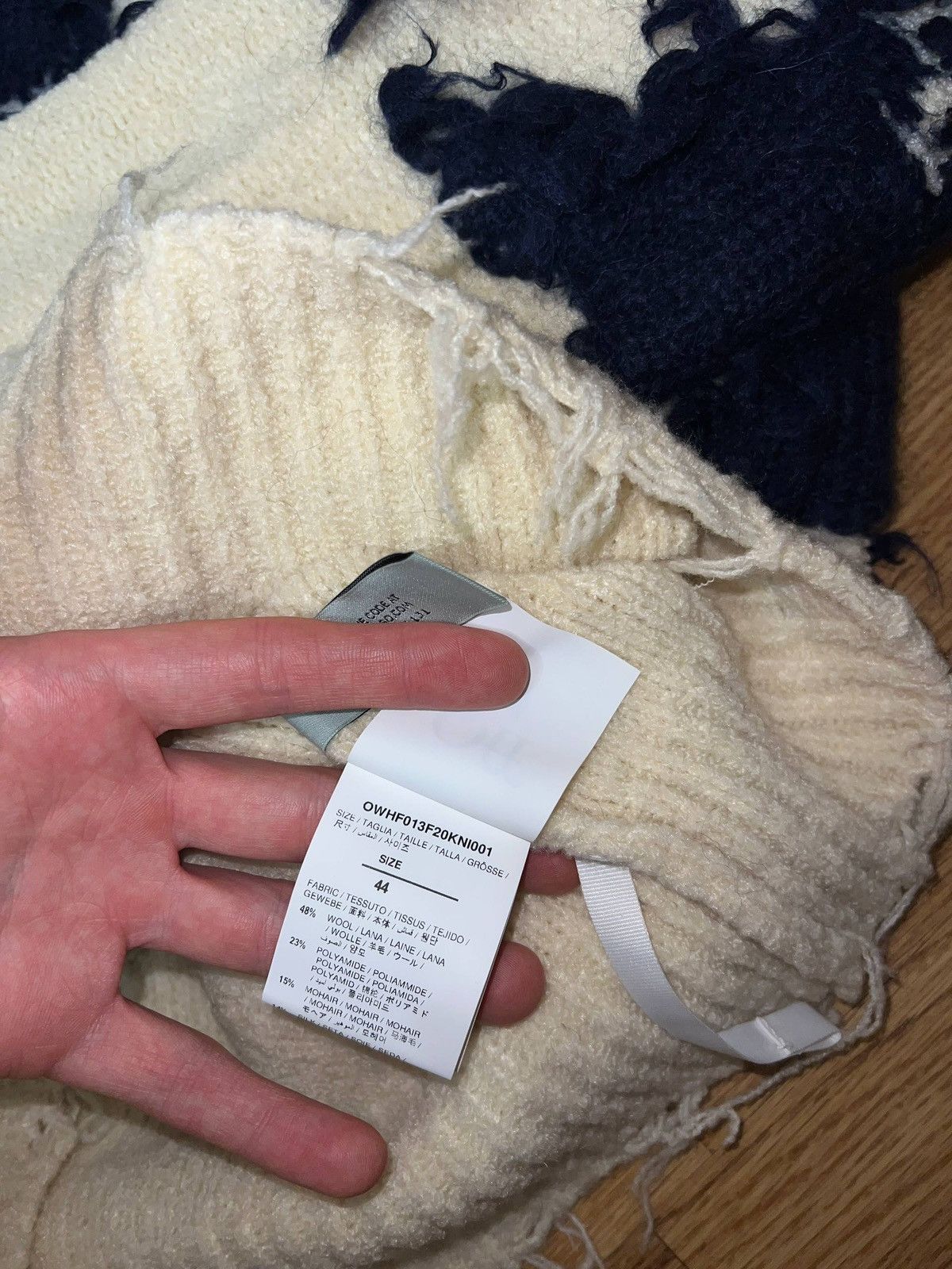 Off-White Off White Moo Turtleneck Sweater Beige Blue Patch Detail Size M / US 6-8 / IT 42-44 - 6 Thumbnail