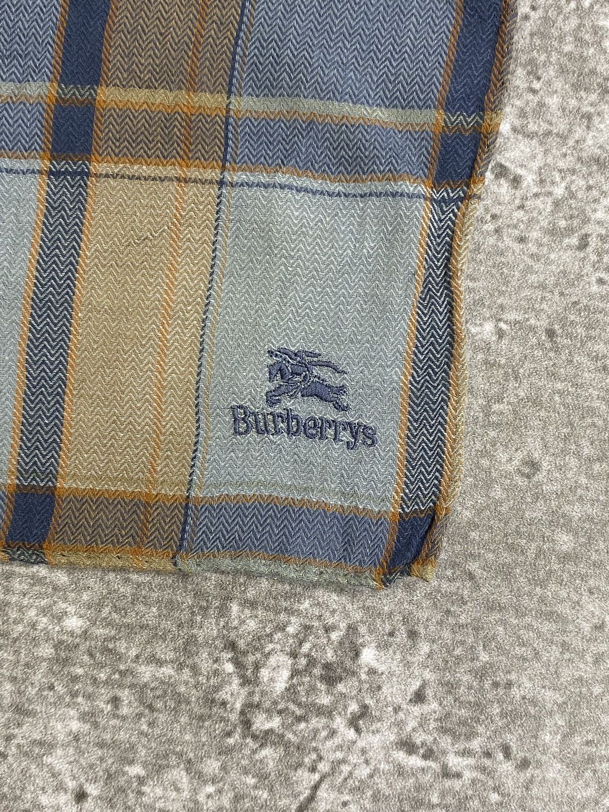 Burberry Burberrys Handkerchief / Bandana / Neckerchief Size ONE SIZE - 3 Thumbnail