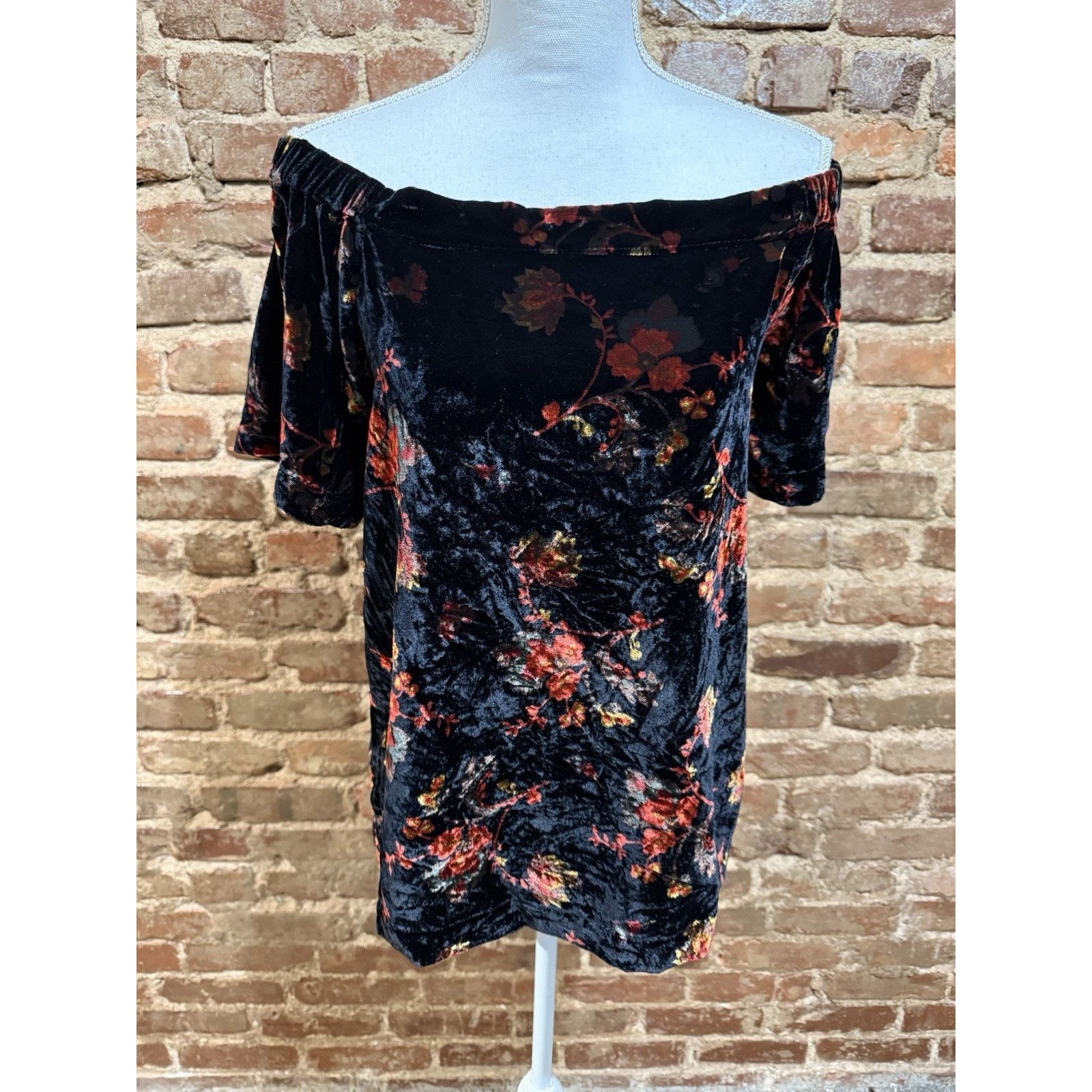 Ann Taylor Ann Taylor LOFT Velvet Burnout Dark Floral Sz M Goth Grunge Size M / US 6-8 / IT 42-44 - 2 Thumbnail