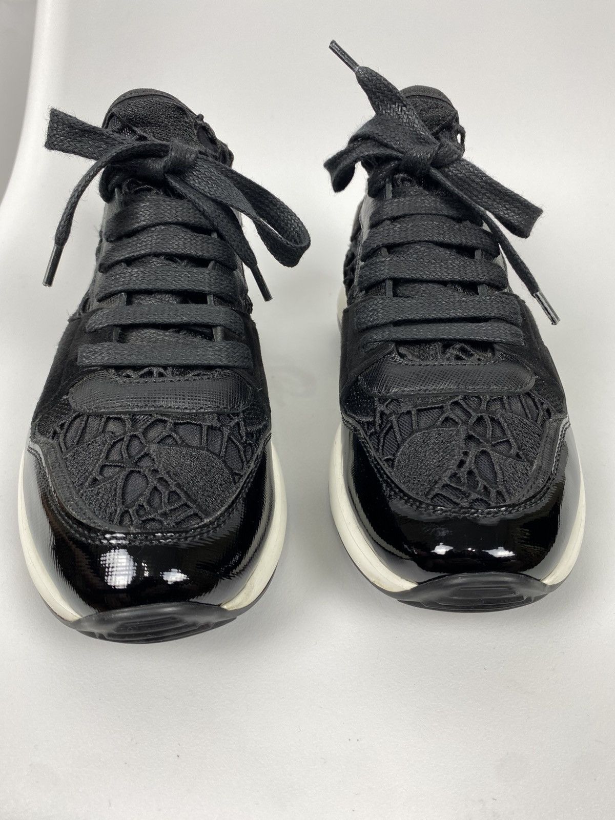 Salvatore Ferragamo Salvatore Ferragamo Efron Lace Sneakers size 7 Size US 7 / IT 37 - 5 Thumbnail
